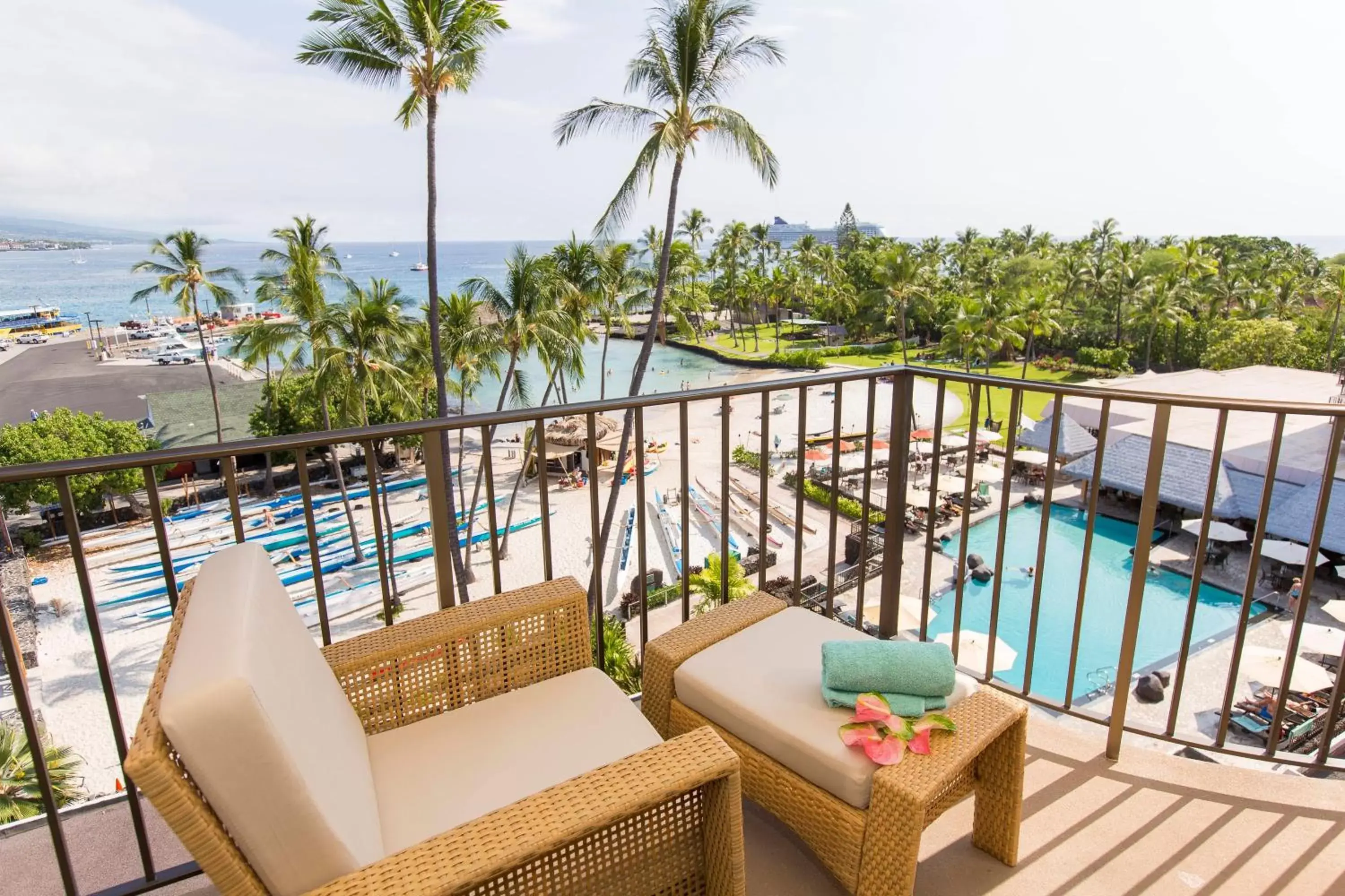 Photo of the whole room, Pool View in Courtyard by Marriott King Kamehameha's Kona Beach Hotel