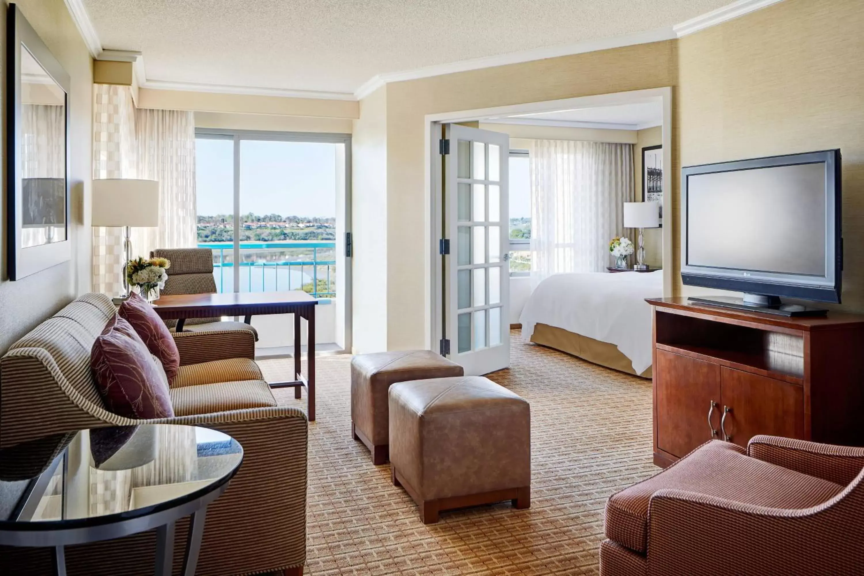 Bedroom, Seating Area in Newport Beach Marriott Bayview