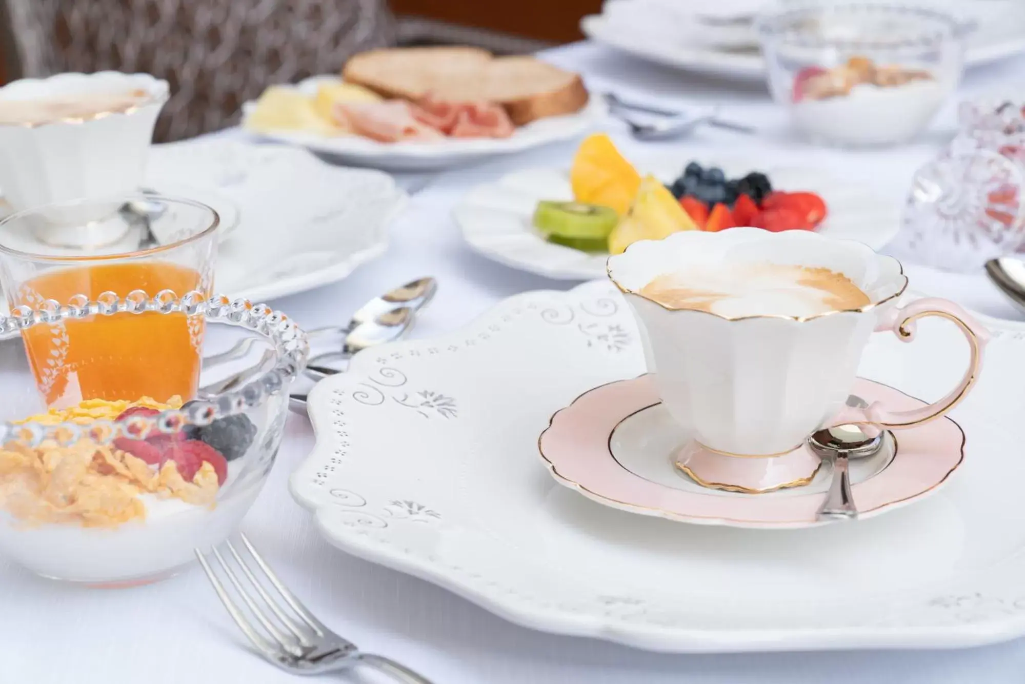 Breakfast in Regia Rosetta - Royal Rooms Borghetto
