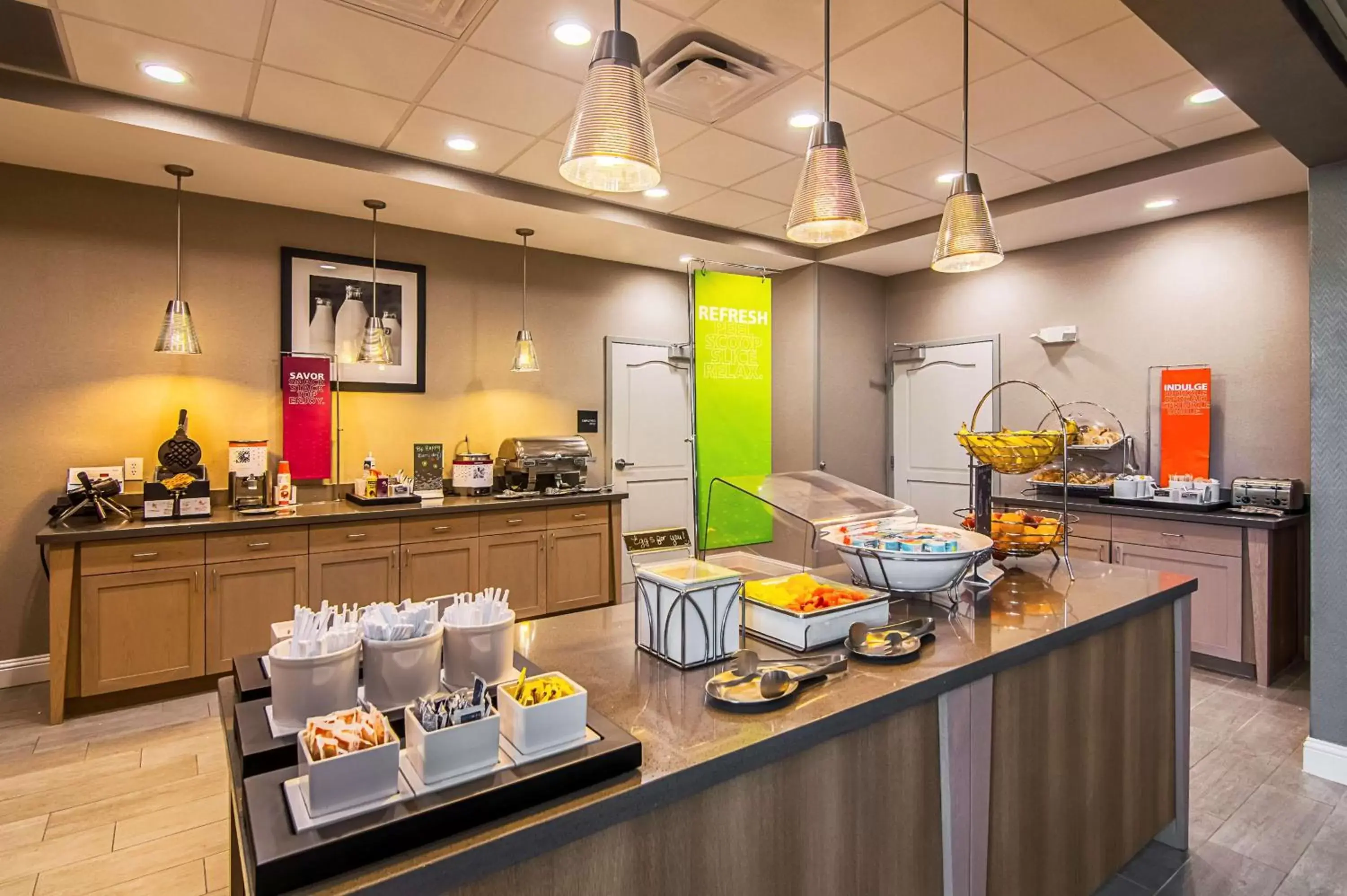 Breakfast, Restaurant/Places to Eat in Hampton Inn & Suites-Dallas/Richardson