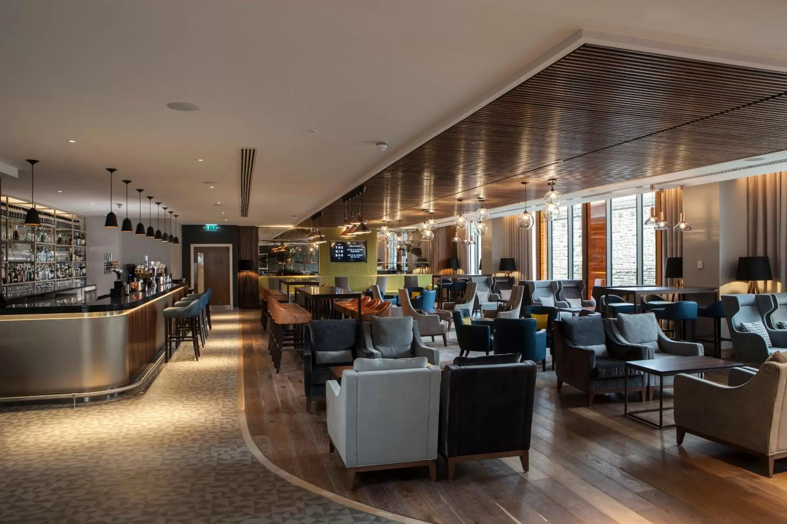 Lounge or bar, Restaurant/Places to Eat in Crowne Plaza Newcastle - Stephenson Quarter, an IHG Hotel