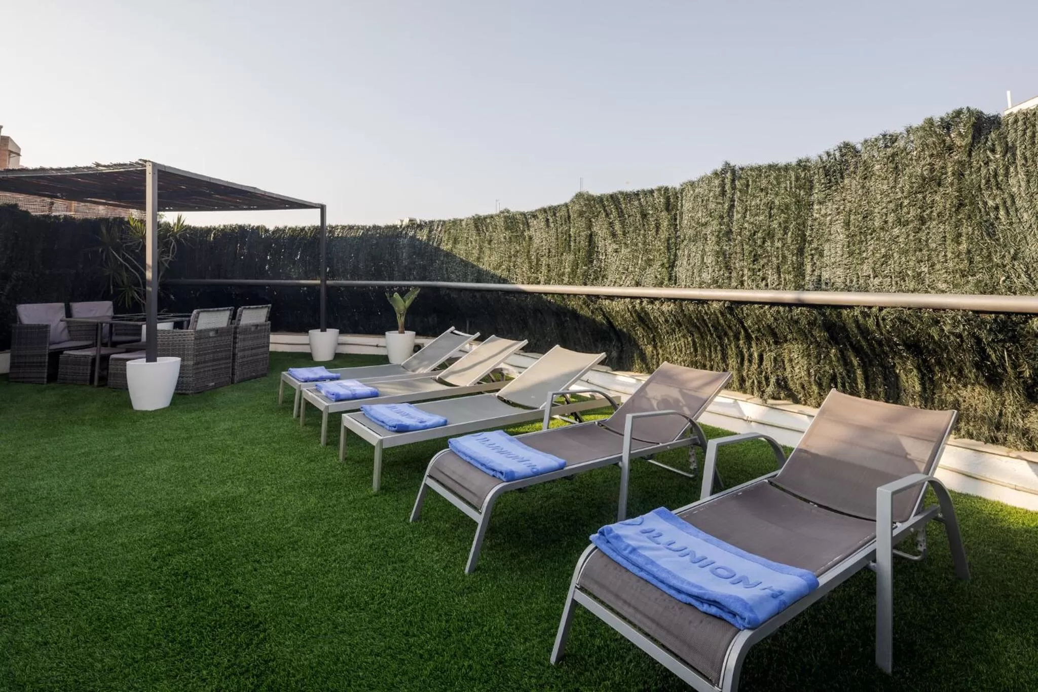 Swimming pool in Ilunion Auditori