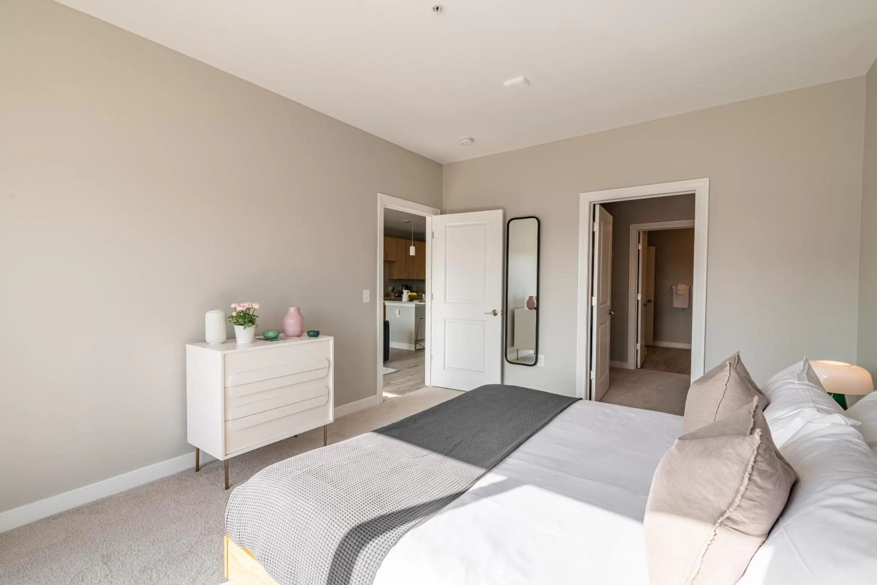 Bedroom, Bed in Mint House Detroit - New Center