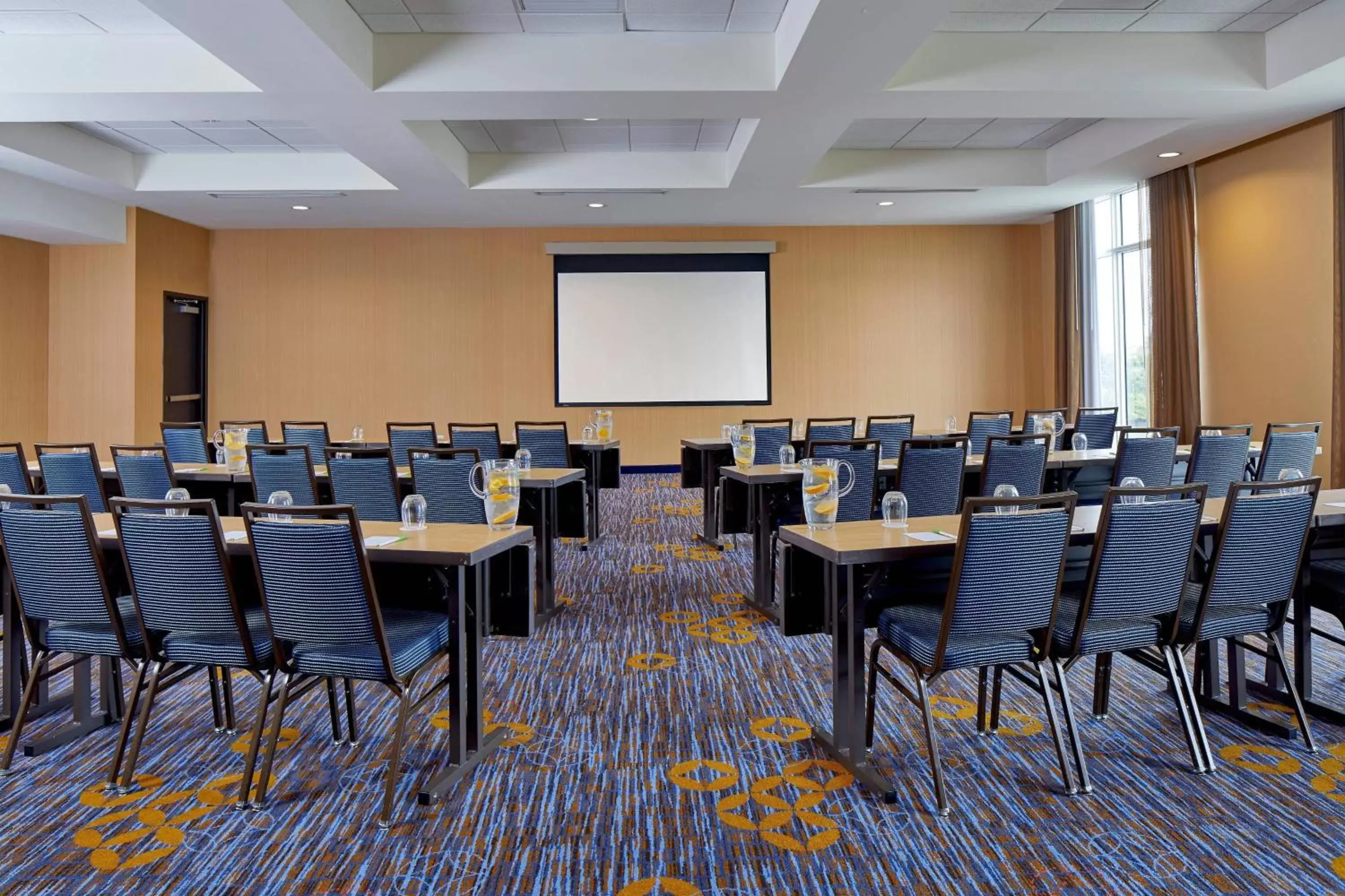 Meeting/conference room in Courtyard by Marriott St. Petersburg Clearwater/Madeira Beach