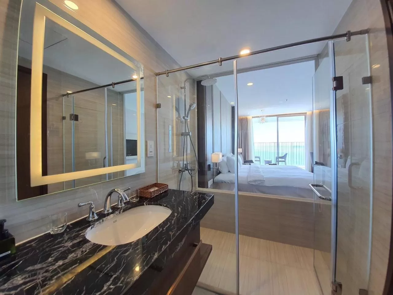 Studio with Sea View in KN Panorama Beachfront Condotel