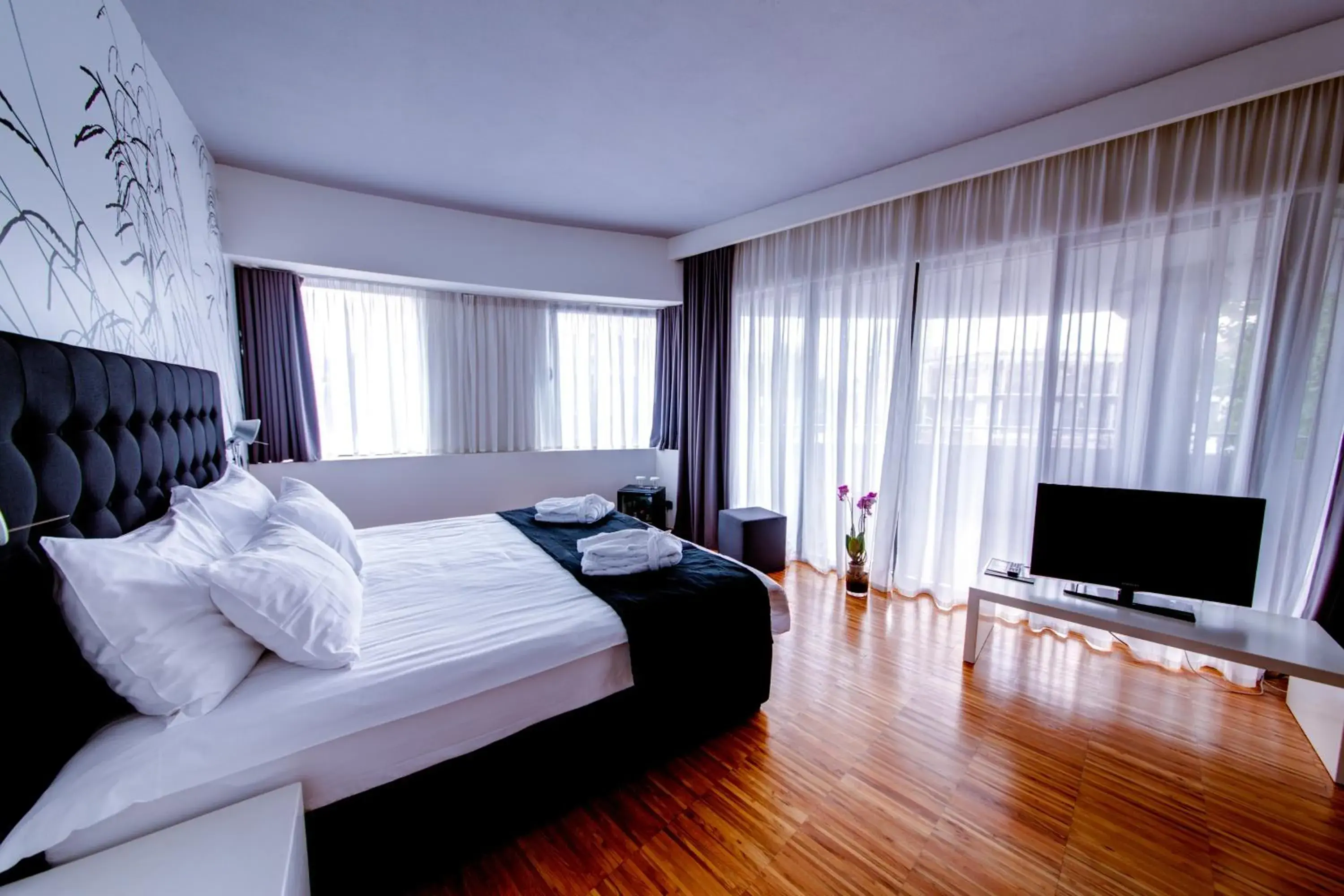 Photo of the whole room, Bed in Sarroglia Hotel