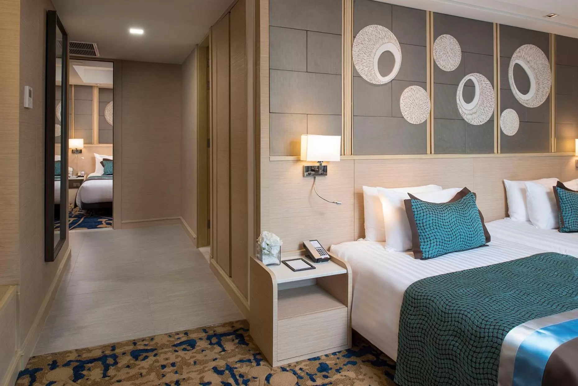 Bedroom, Bed in Solitaire Bangkok Sukhumvit 11