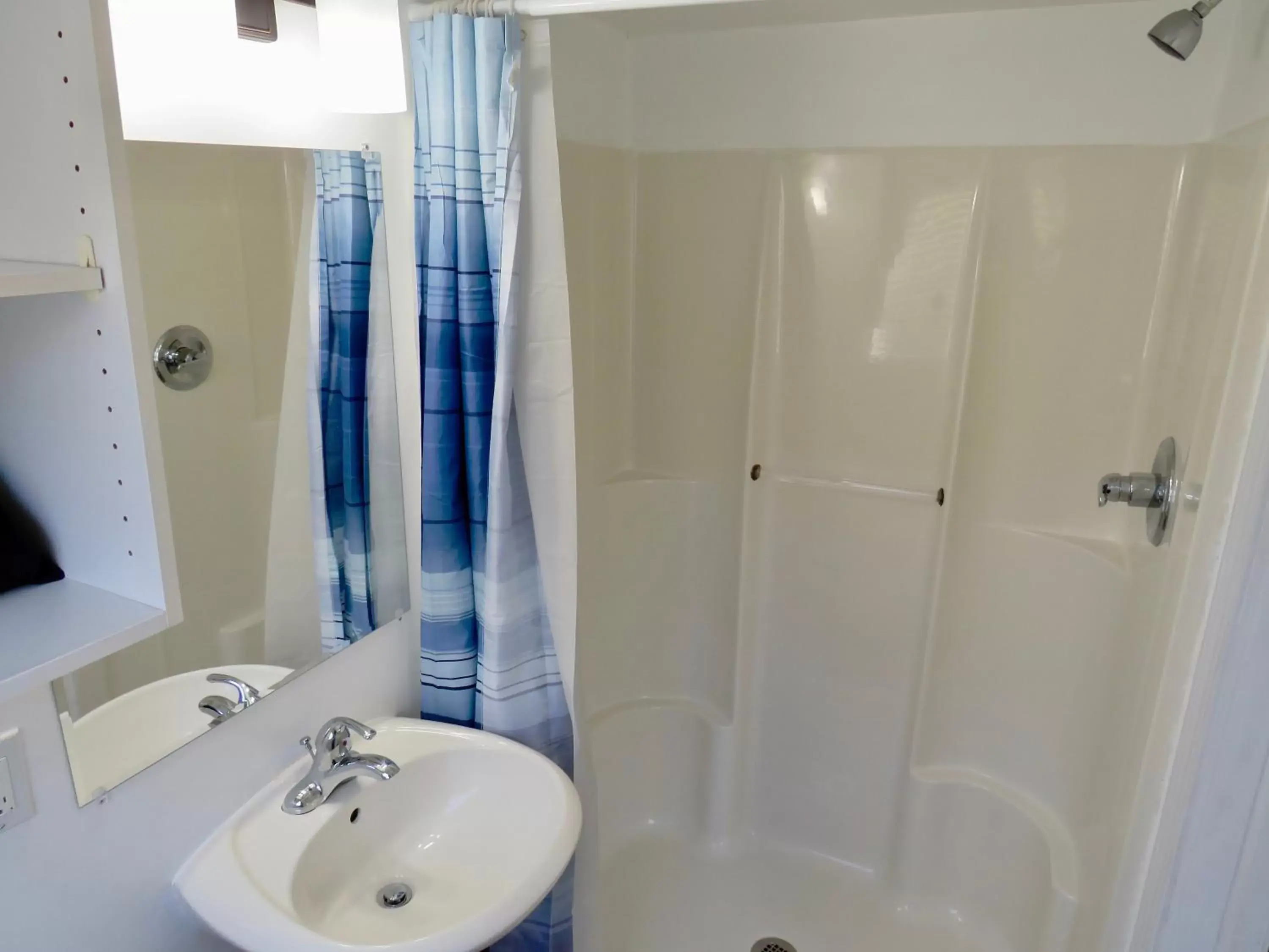 Bathroom in Saltaire Cottages