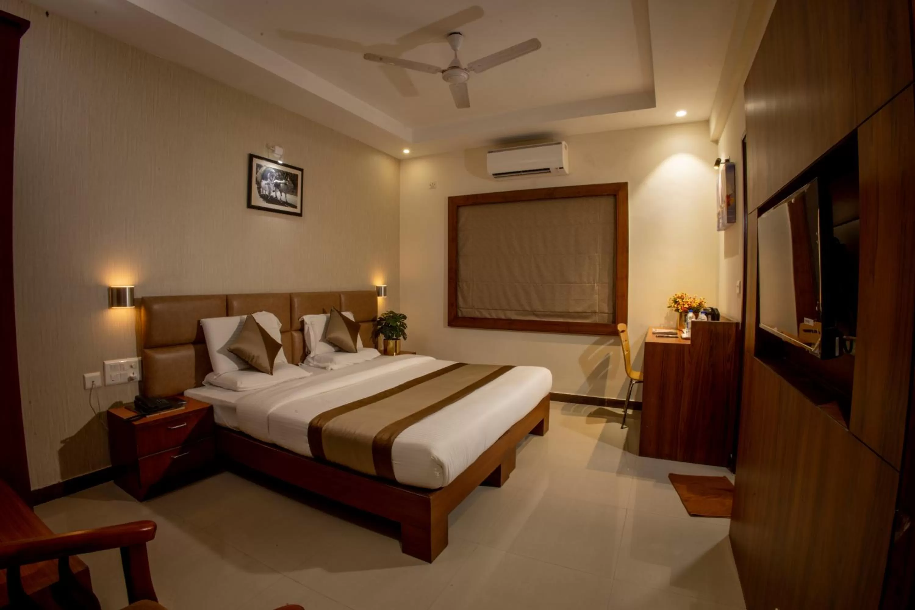Bed in Metro Plaza Hotel by RAK Rooms, Mangaluru