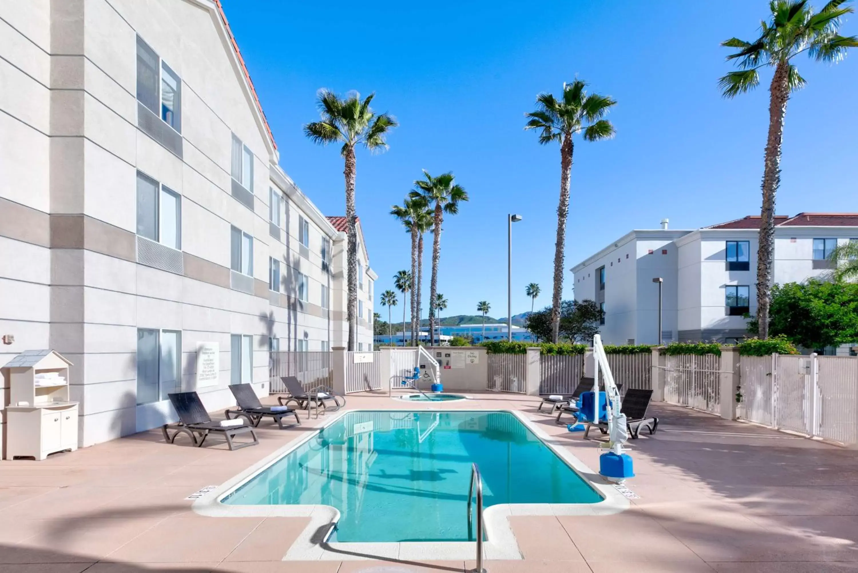 Pool view in Hilton Garden Inn Irvine East/Lake Forest Pool view in Hilton Garden Inn Irvine East/Lake Forest