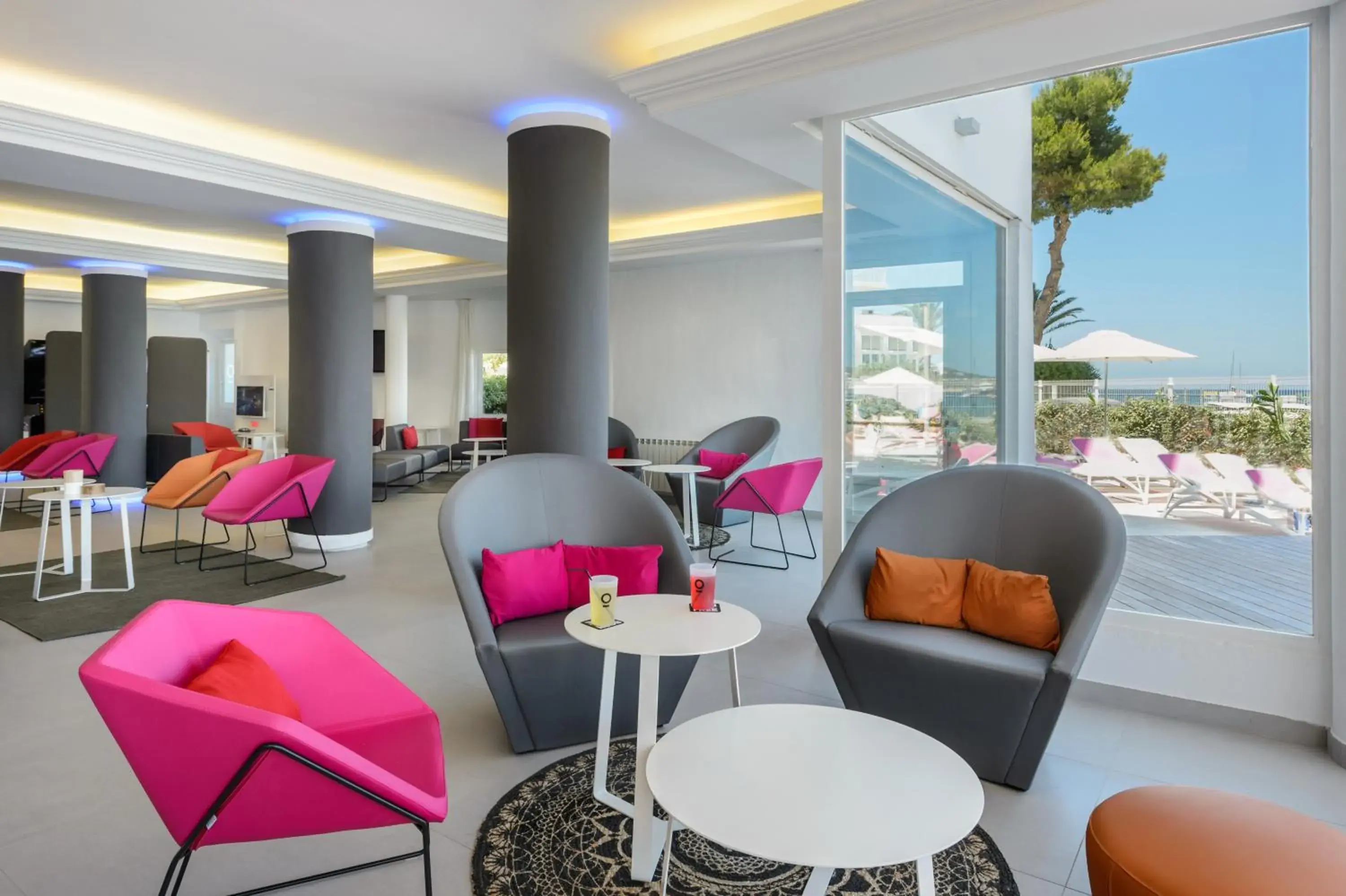 Lounge or bar, Restaurant/Places to Eat in Hotel Playasol San Remo