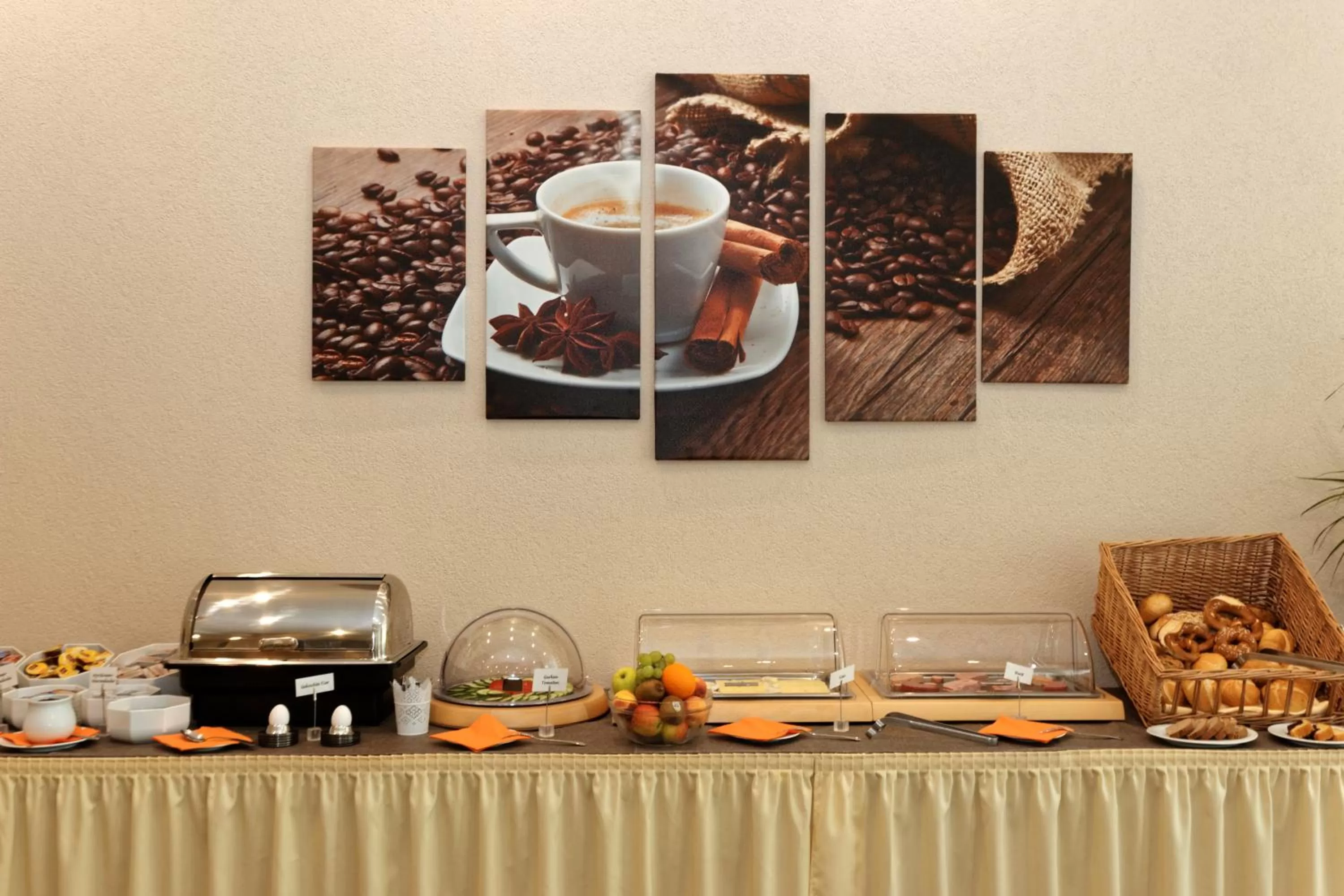 Food and drinks in Hotel Post