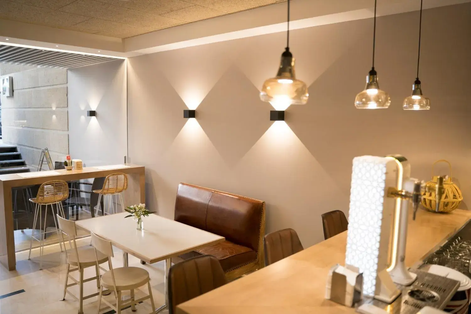 Seating area, Restaurant/Places to Eat in Hotel Sercotel Tres Luces