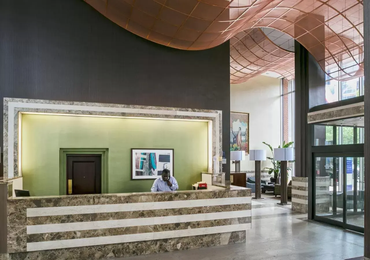 Facade/entrance, Lobby/Reception in Robert Treat Hotel