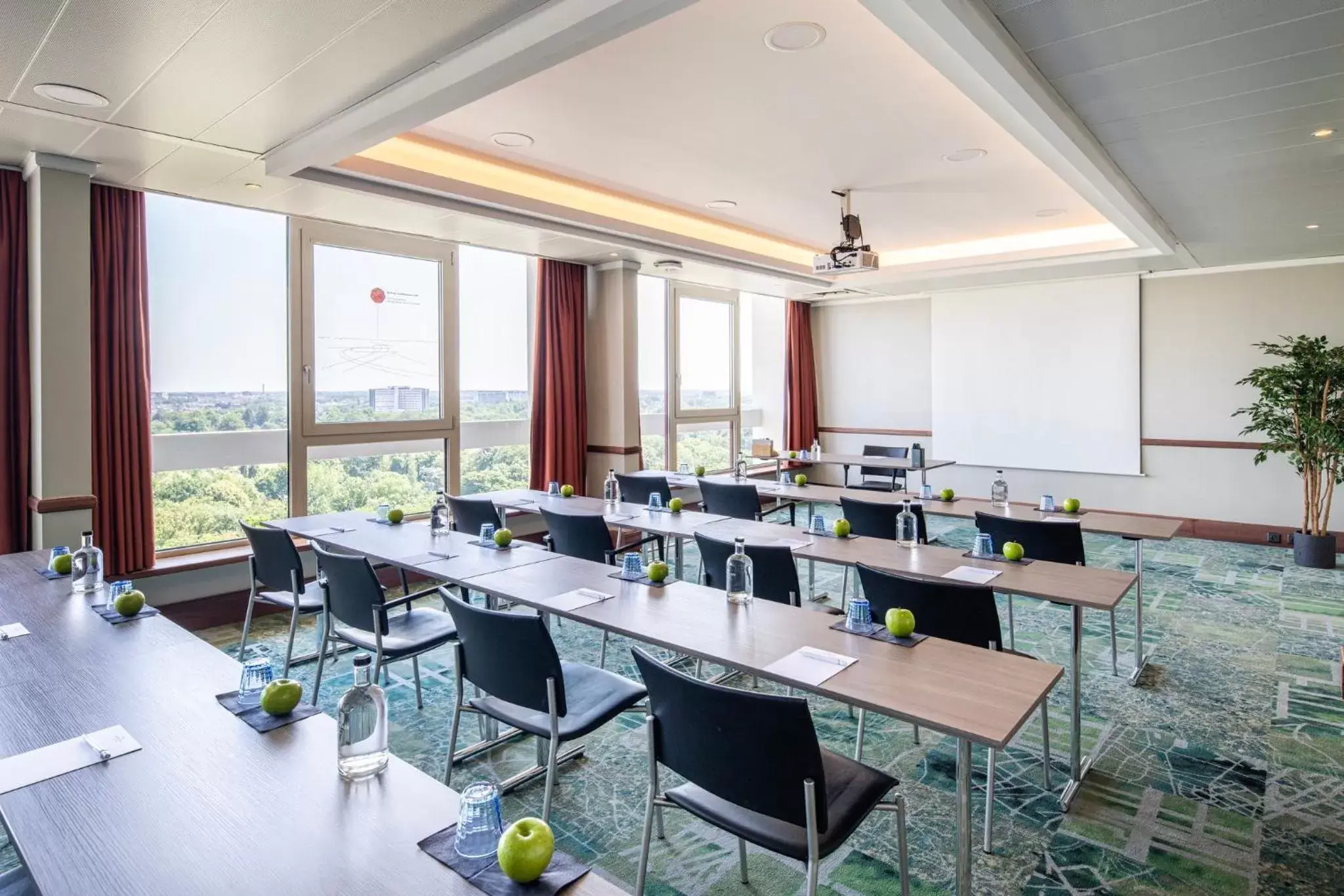 Meeting/conference room in Crowne Plaza Antwerpen, an IHG Hotel