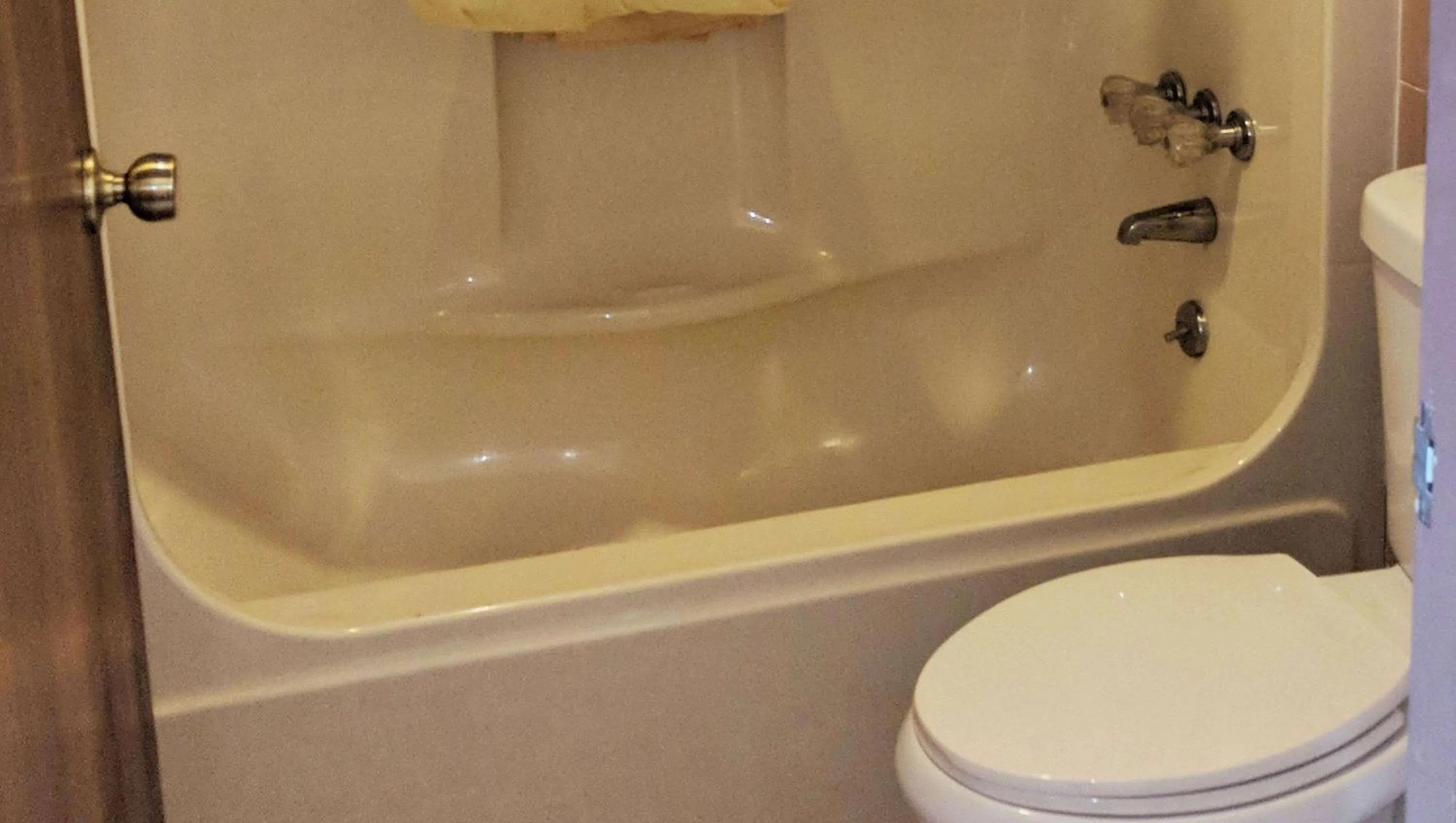 Bathroom in Black Angus Motel Poteau