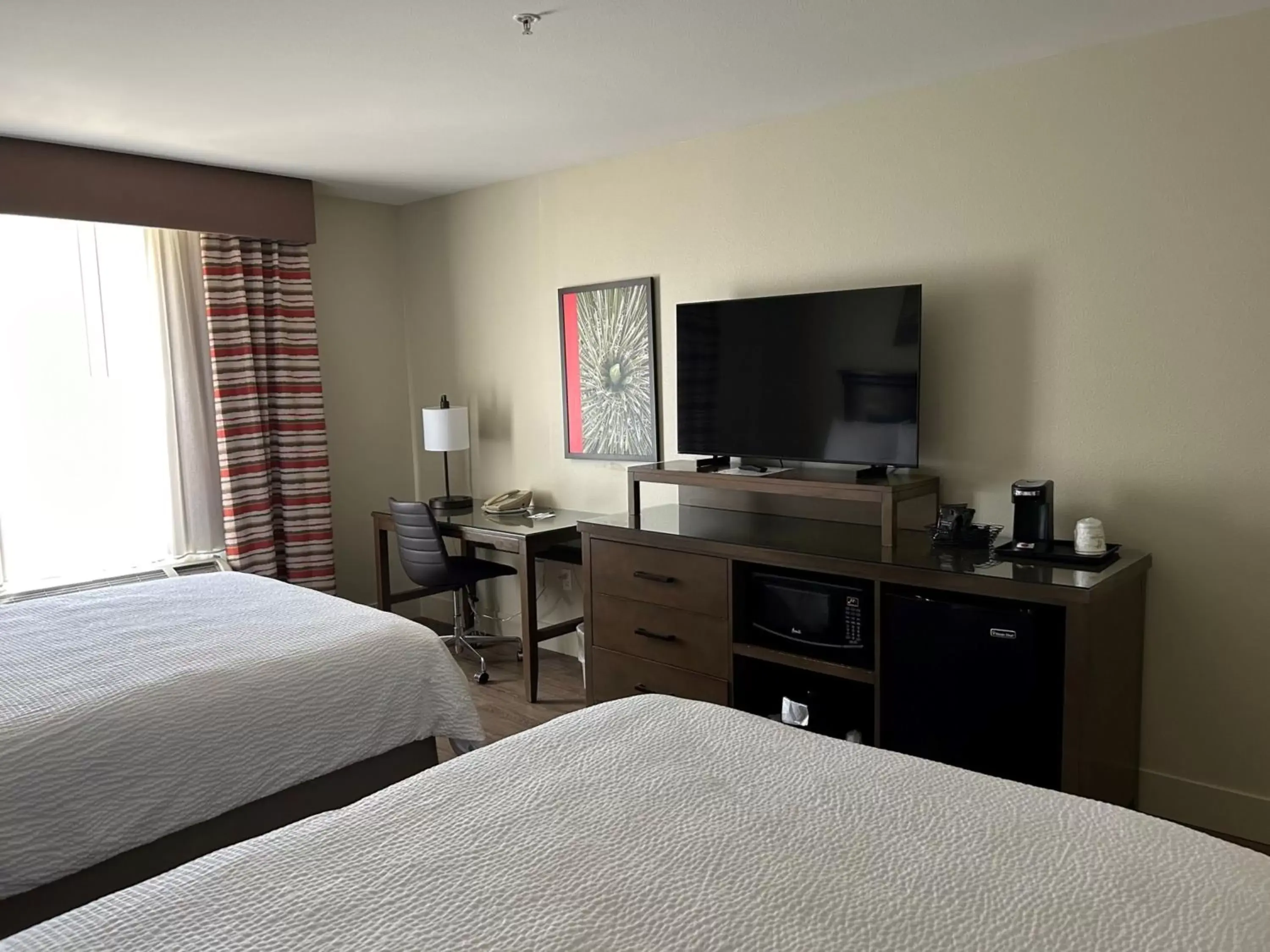 Photo of the whole room, Bed in Holiday Inn & Suites - Barstow, an IHG Hotel