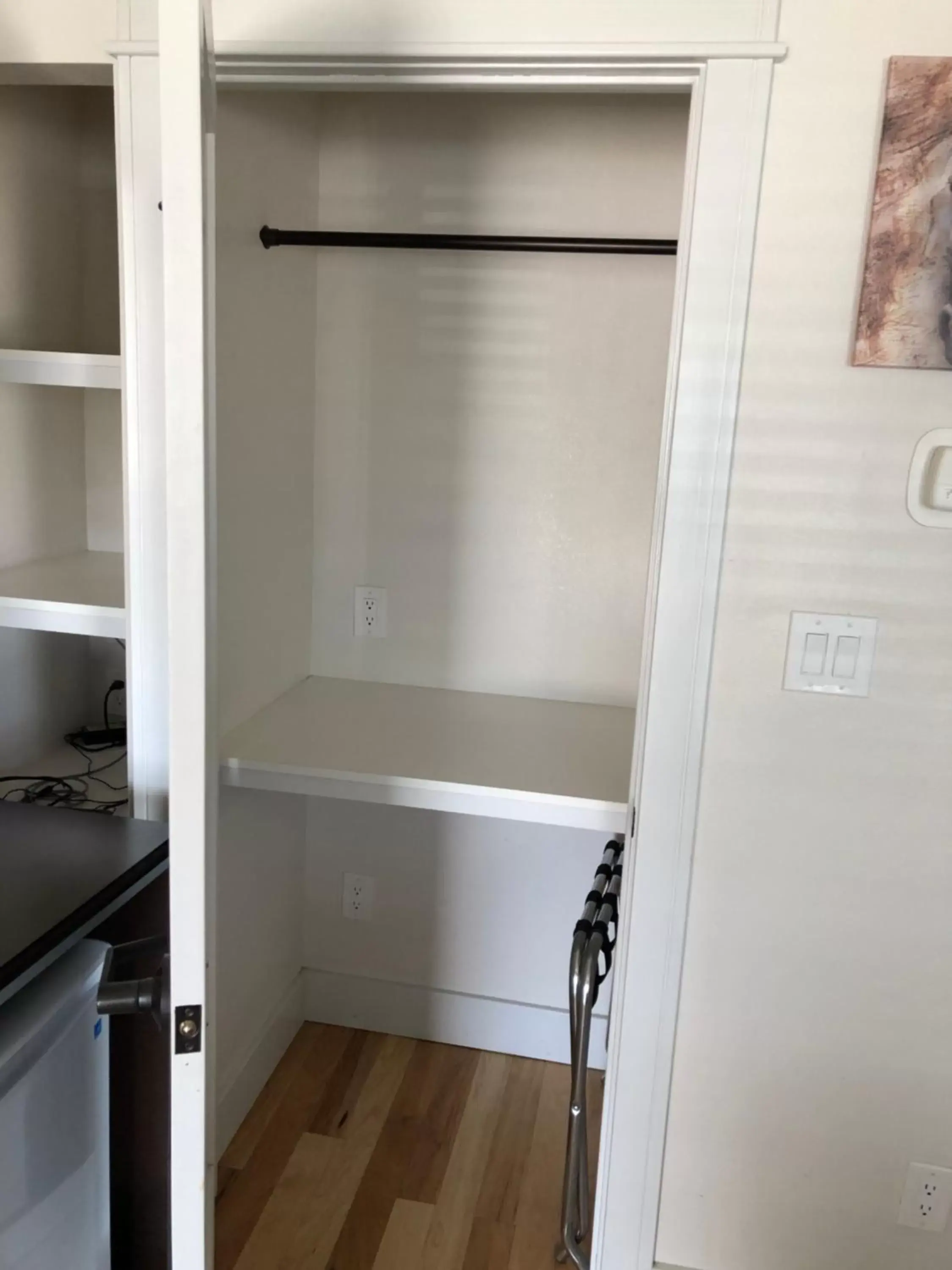 Decorative detail, Kitchen/Kitchenette in El Rancho Motel