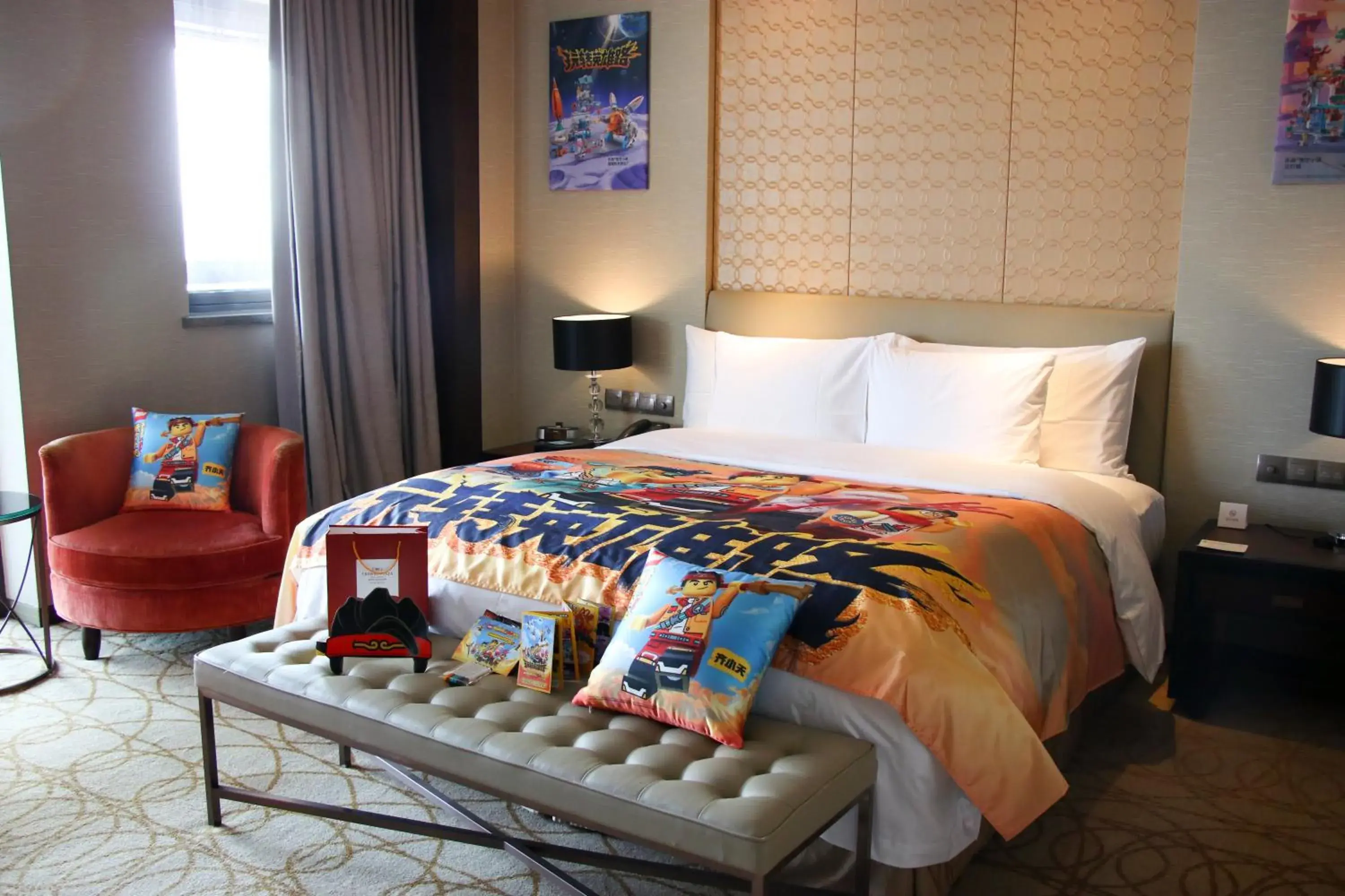 Photo of the whole room, Bed in Crowne Plaza Xuzhou Dalong Lake, an IHG Hotel