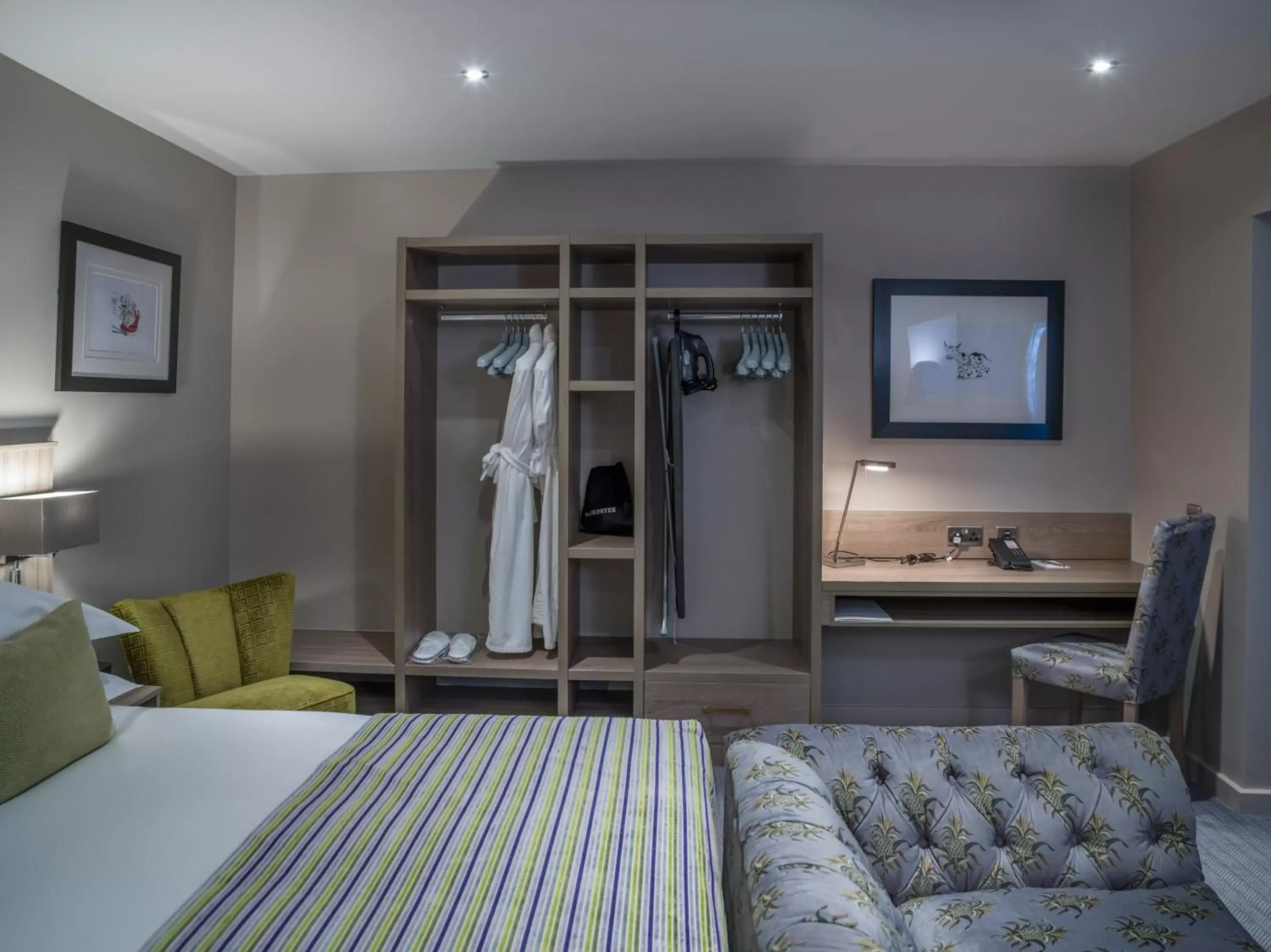 Bedroom, Bed in Boulevard Hotel
