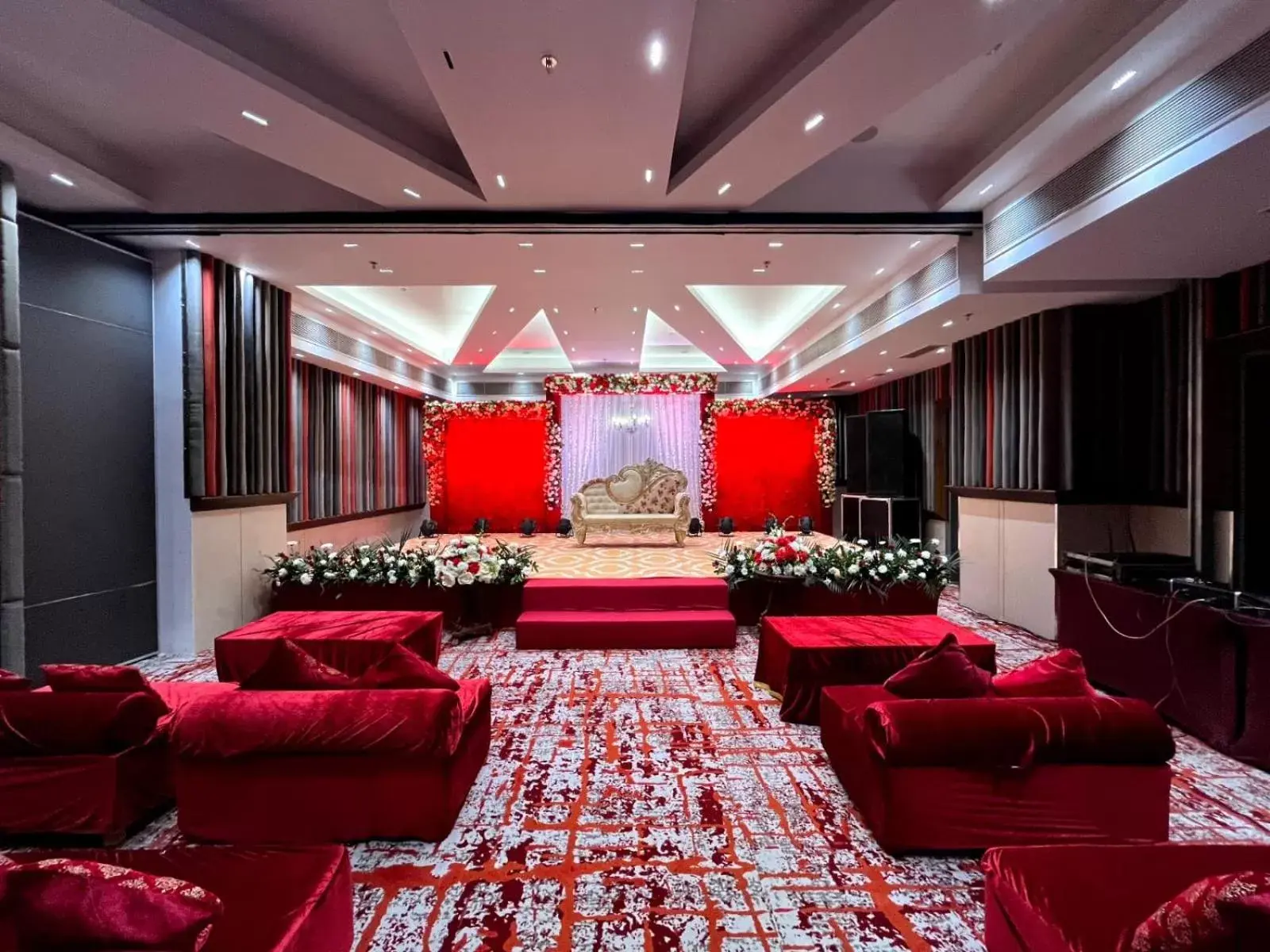 Banquet/Function facilities in Holiday Inn Express & Suites Jaipur Gopalpura