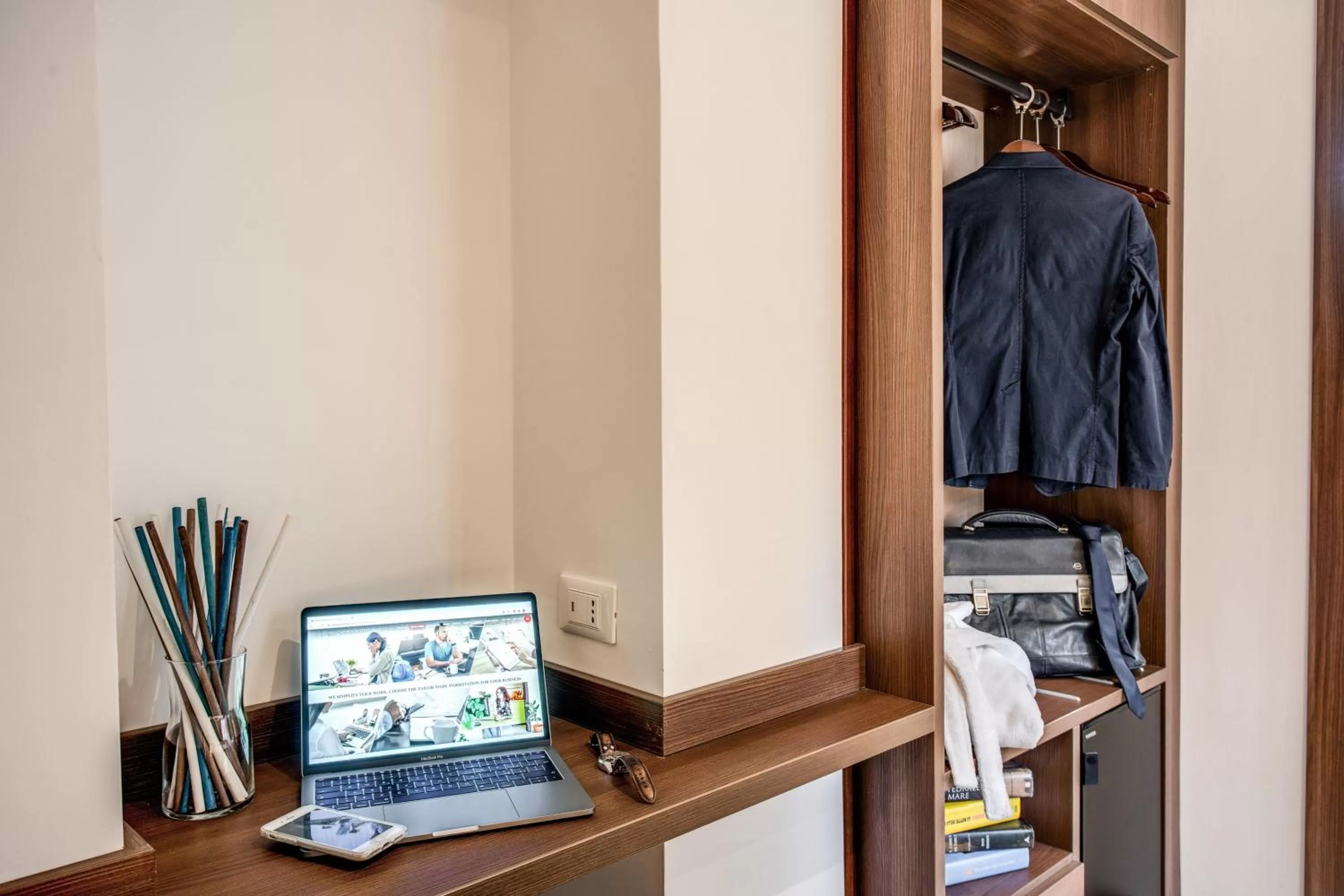 Decorative detail in Rome Garden Hotel