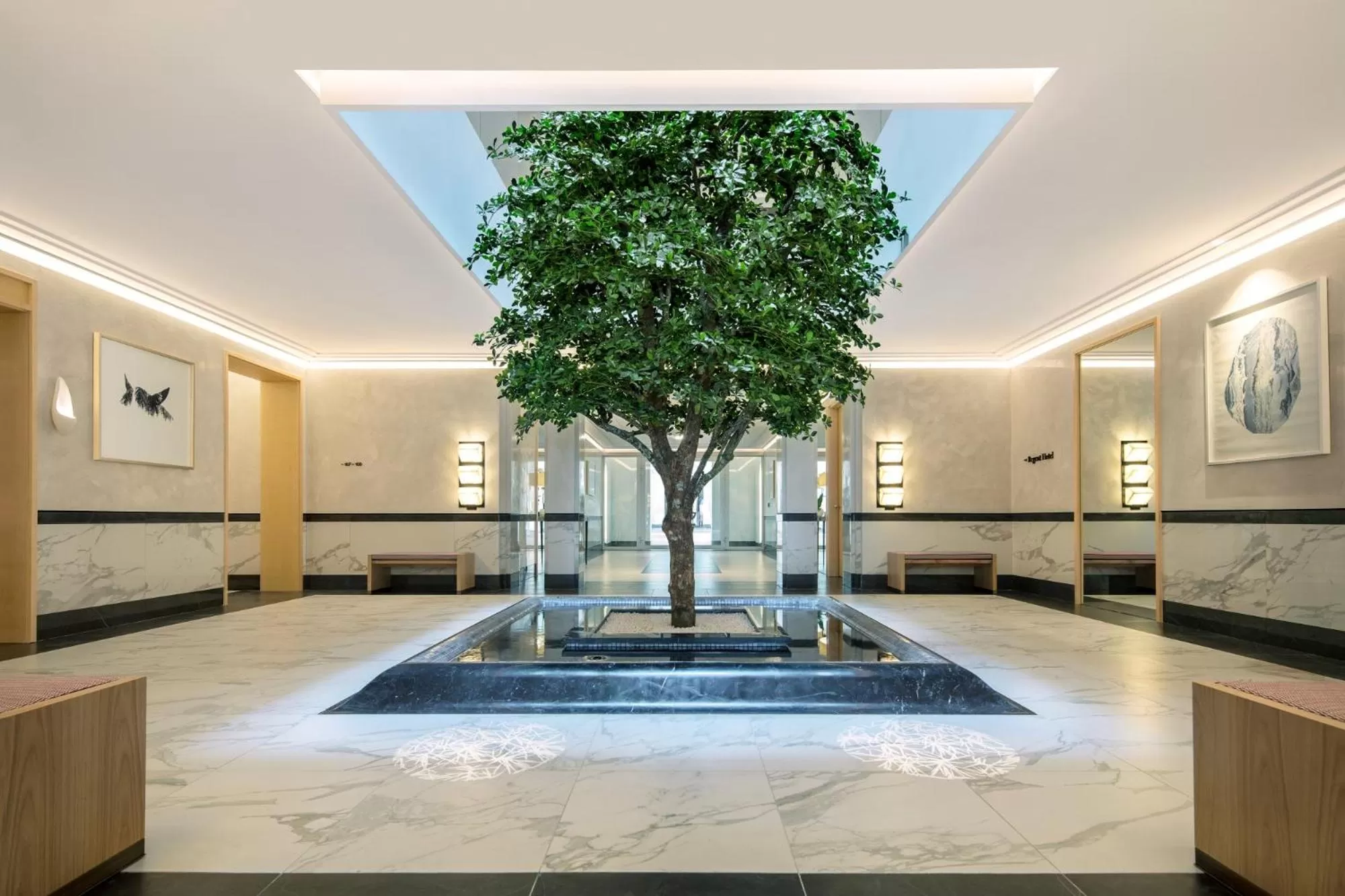 Lobby or reception in Regent Porto Montenegro