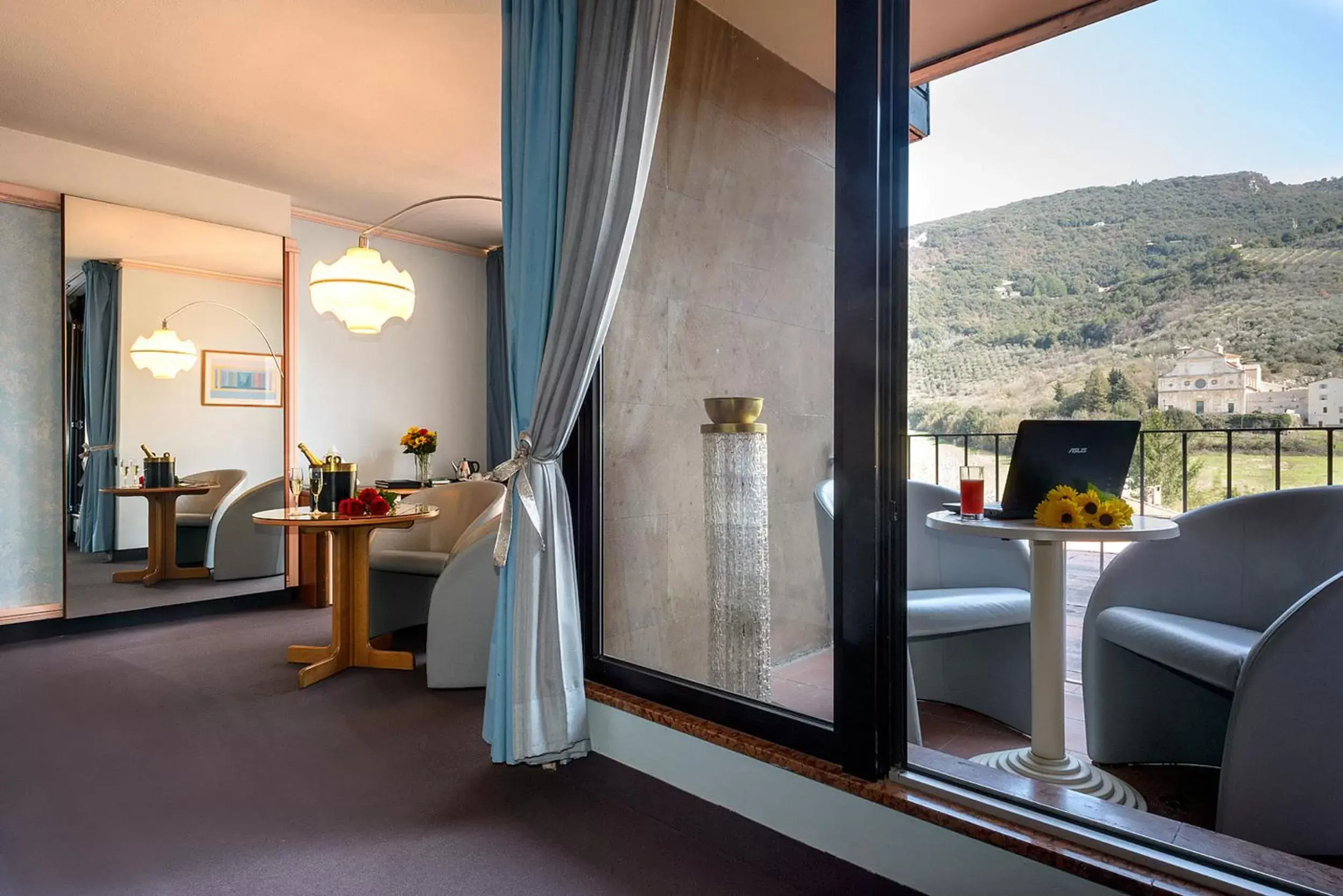 Seating area in Albornoz Palace Hotel