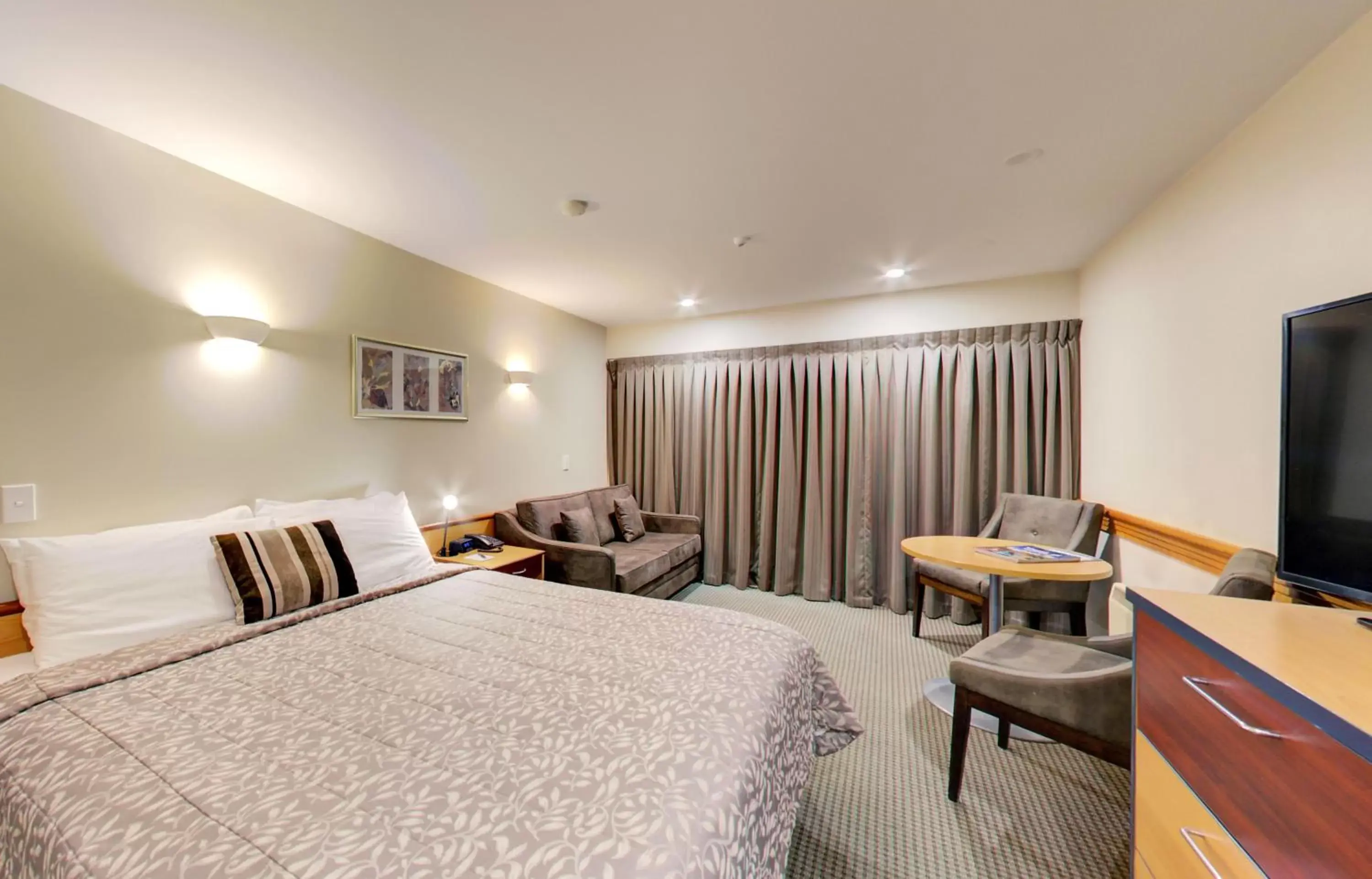 Photo of the whole room in Dunedin Leisure Lodge - Distinction