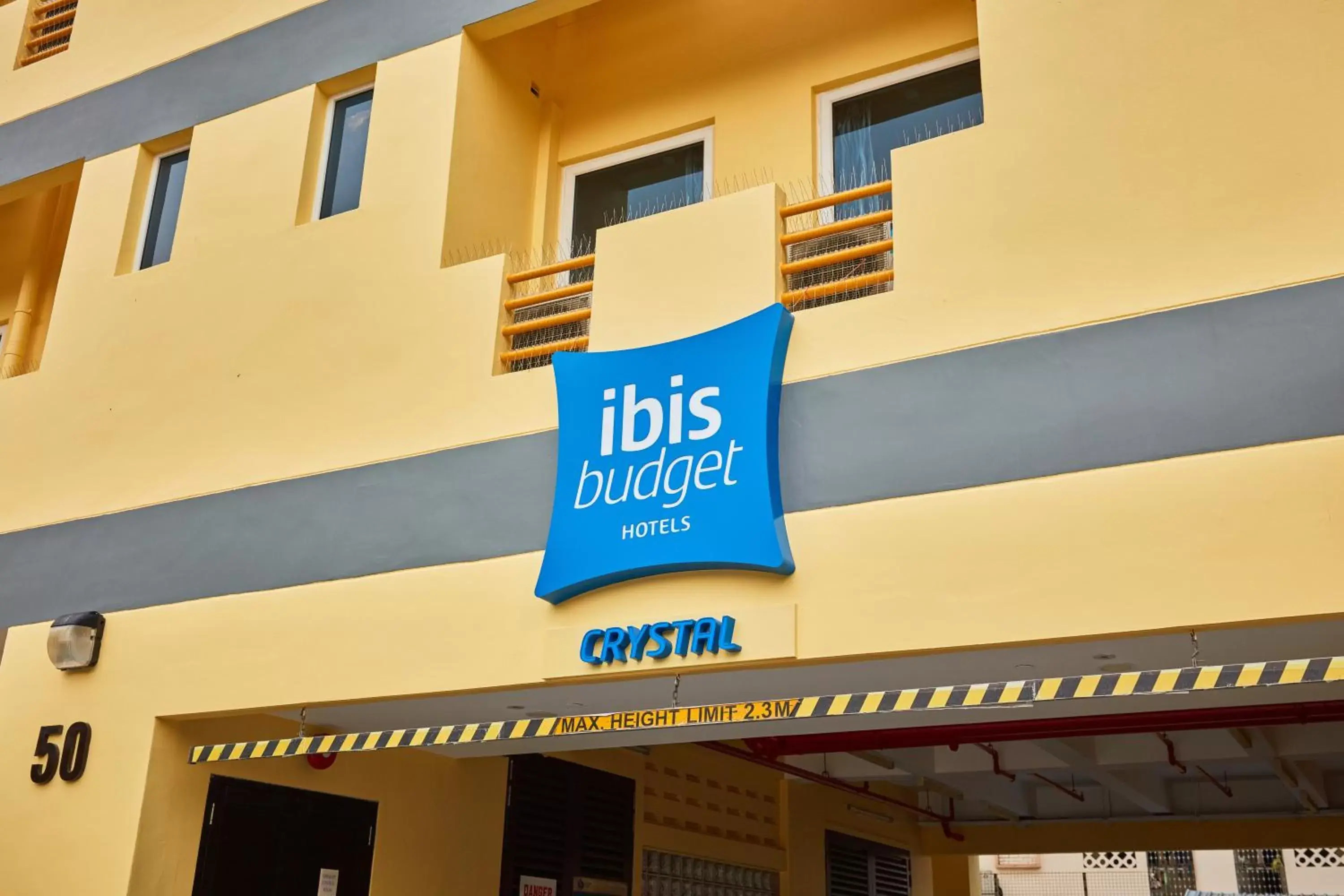 Facade/entrance in ibis budget Singapore Crystal