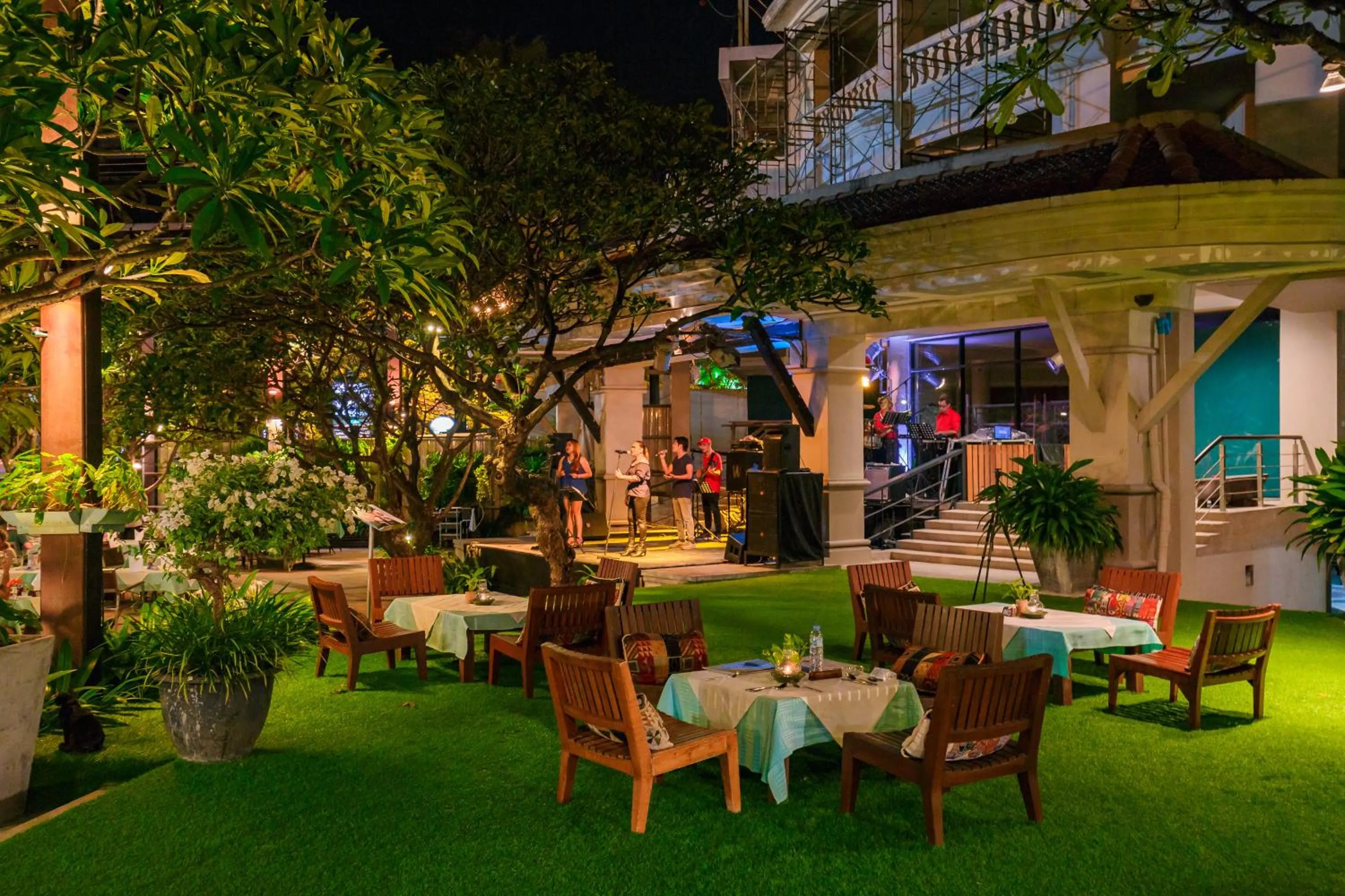 Restaurant/places to eat in Baan Laimai Beach Resort & Spa - SHA Extra Plus