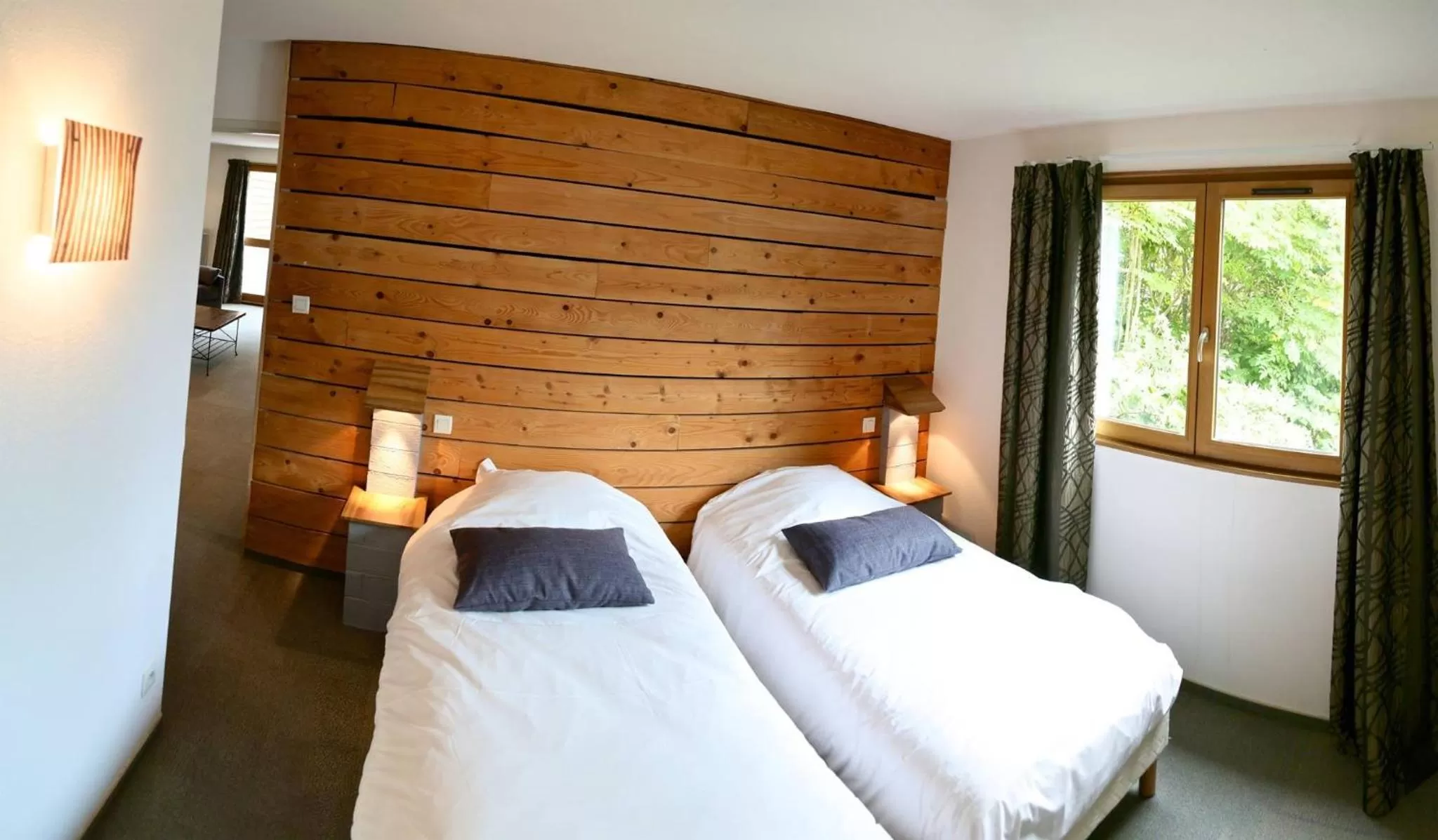 Photo of the whole room, Bed in La Demeure des 2 Trésors