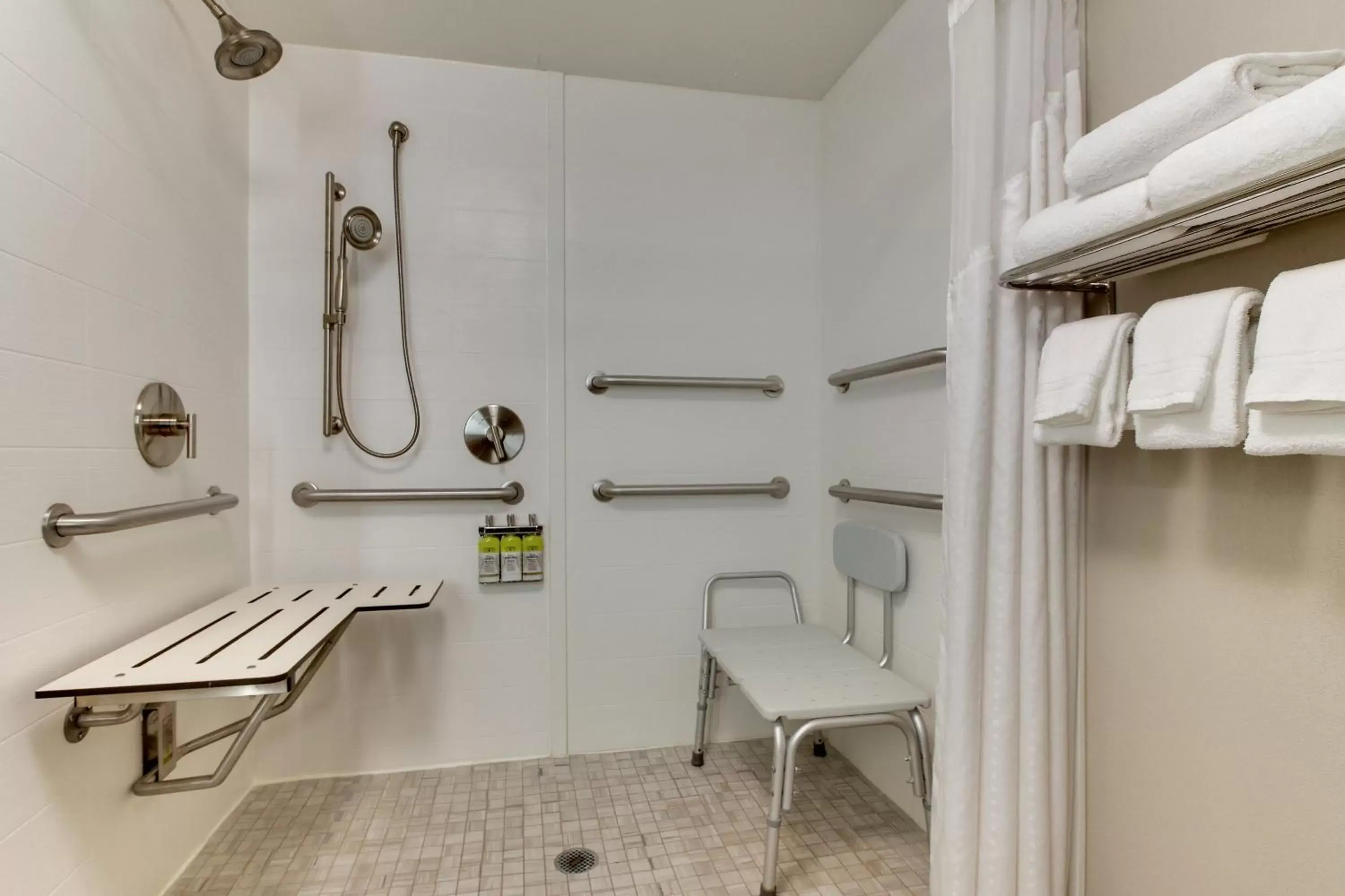 Photo of the whole room, Bathroom in Holiday Inn Express & Suites Atlanta Perimeter Mall Hotel, an IHG Hotel