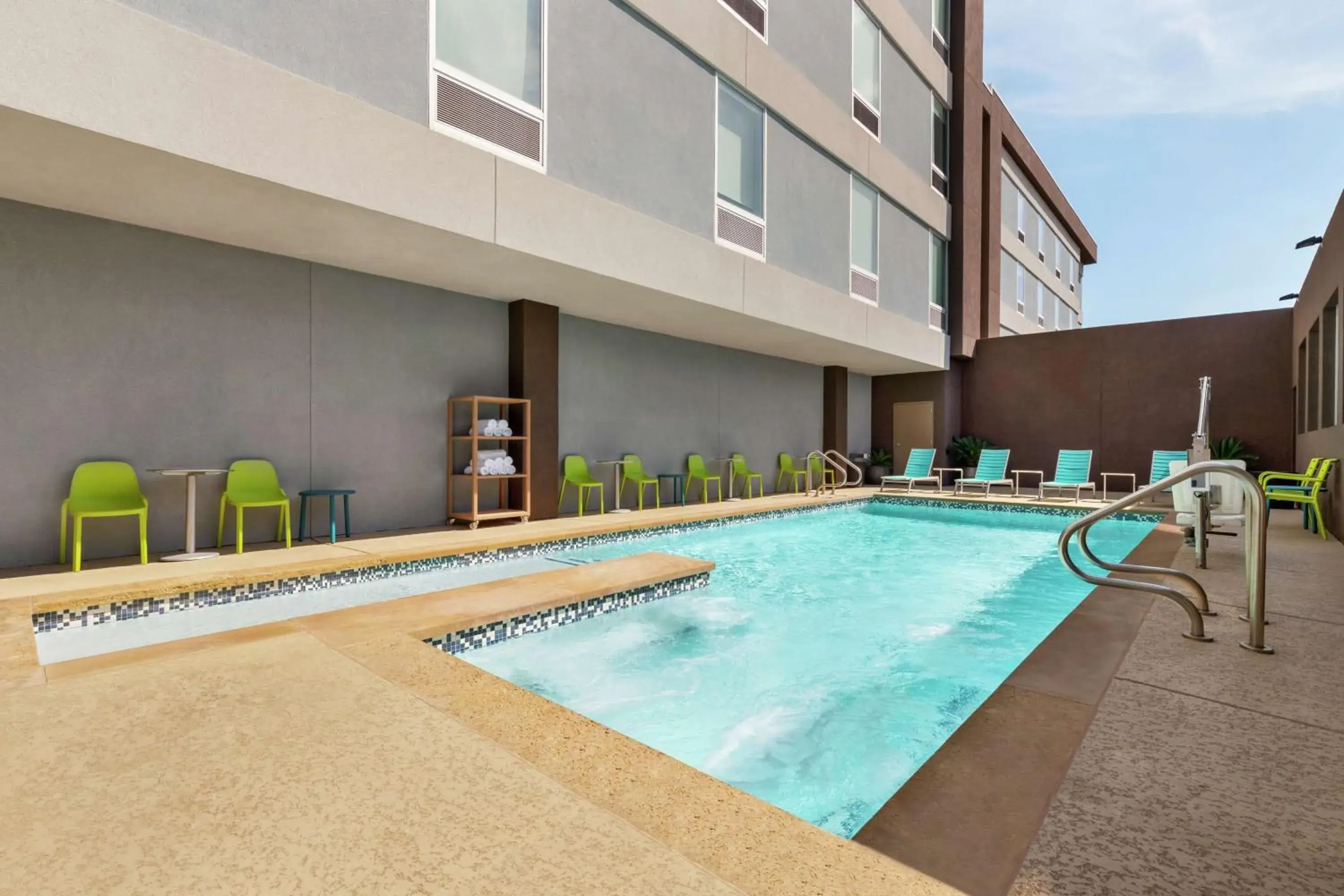 Pool view, Swimming Pool in Home2 Suites by Hilton Austin/Cedar Park