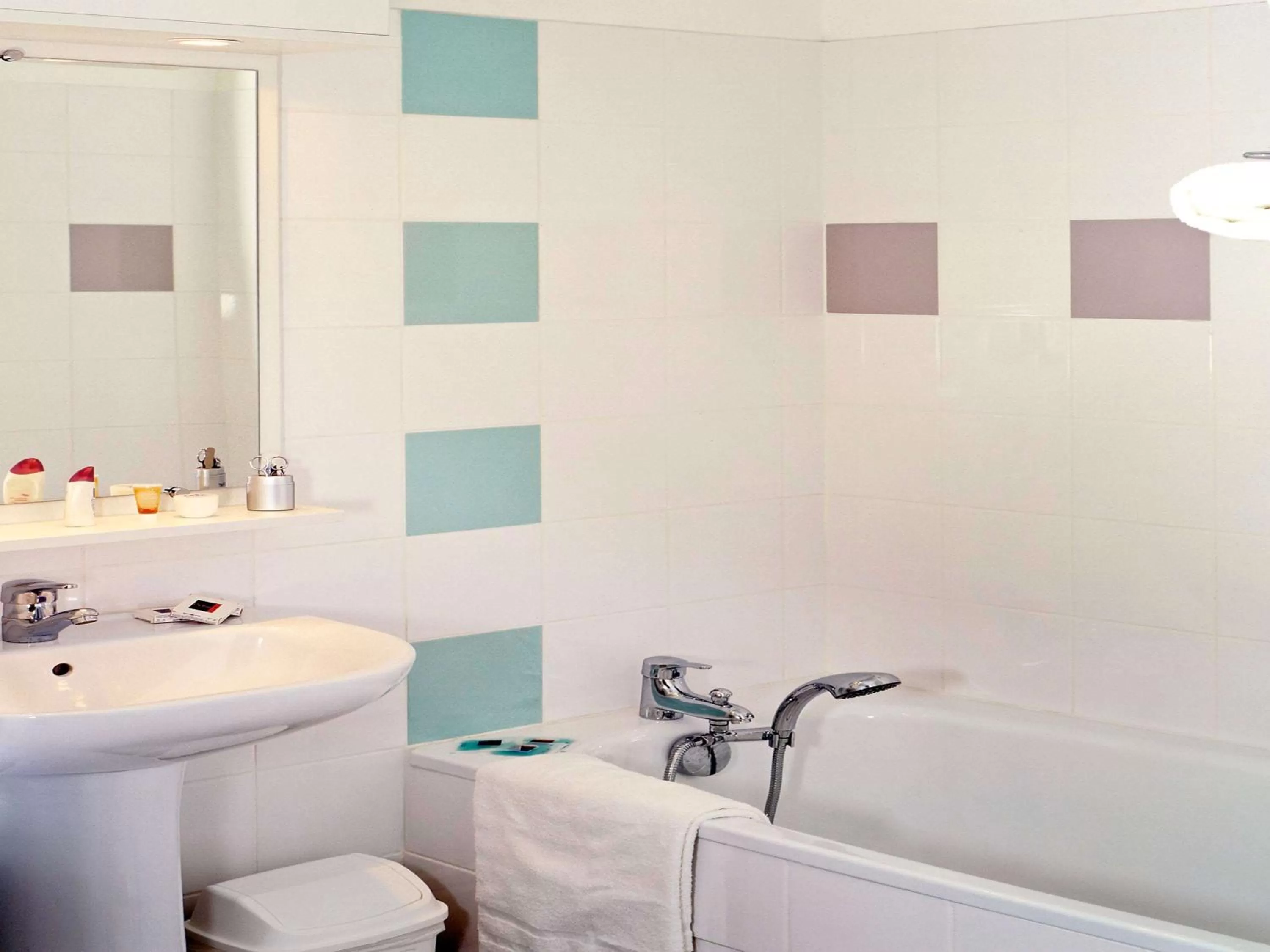 Photo of the whole room in Aparthotel Adagio Access Toulouse Jolimont