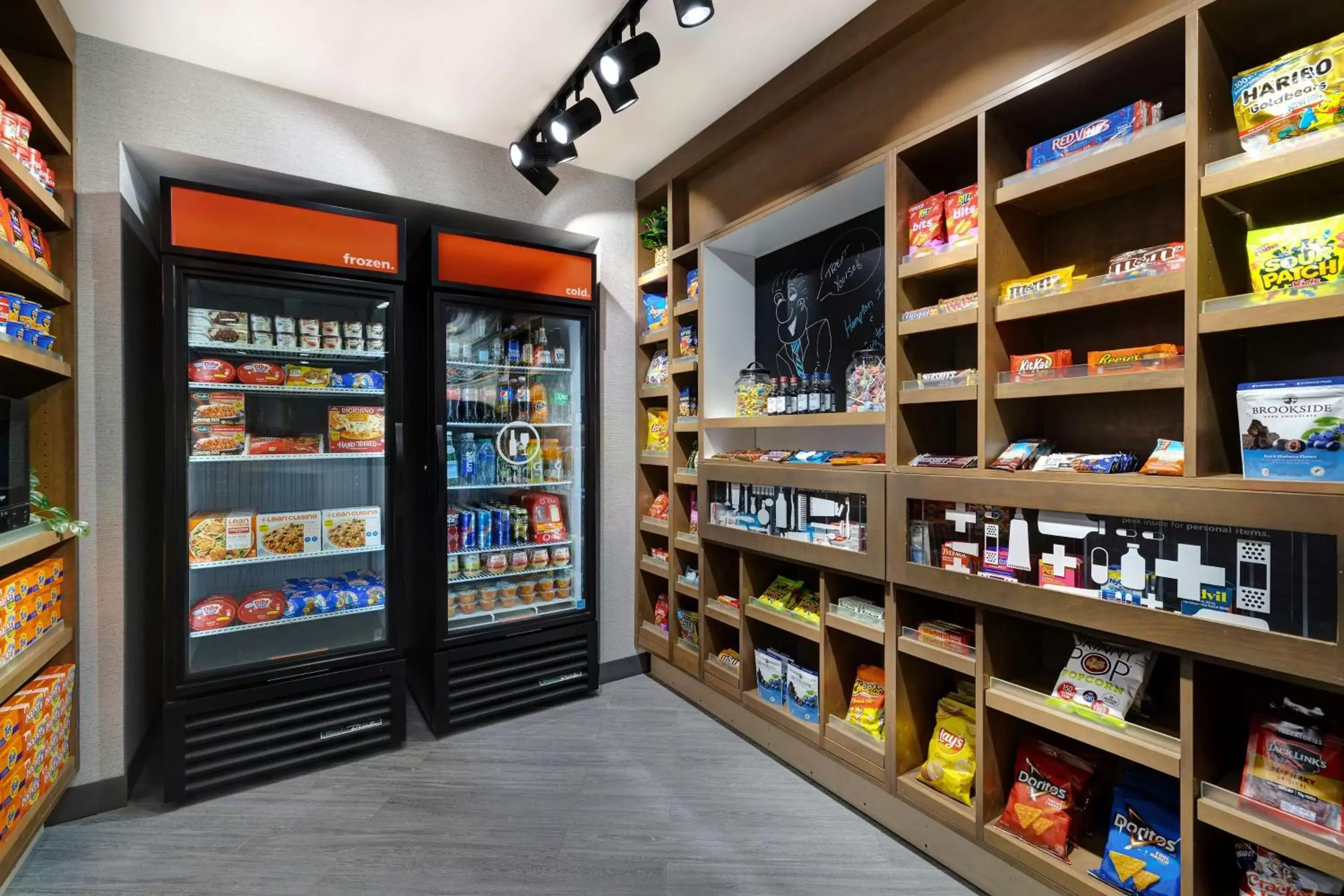 Restaurant/places to eat in Hampton Inn & Suites Marina Restaurant/places to eat in Hampton Inn & Suites Marina