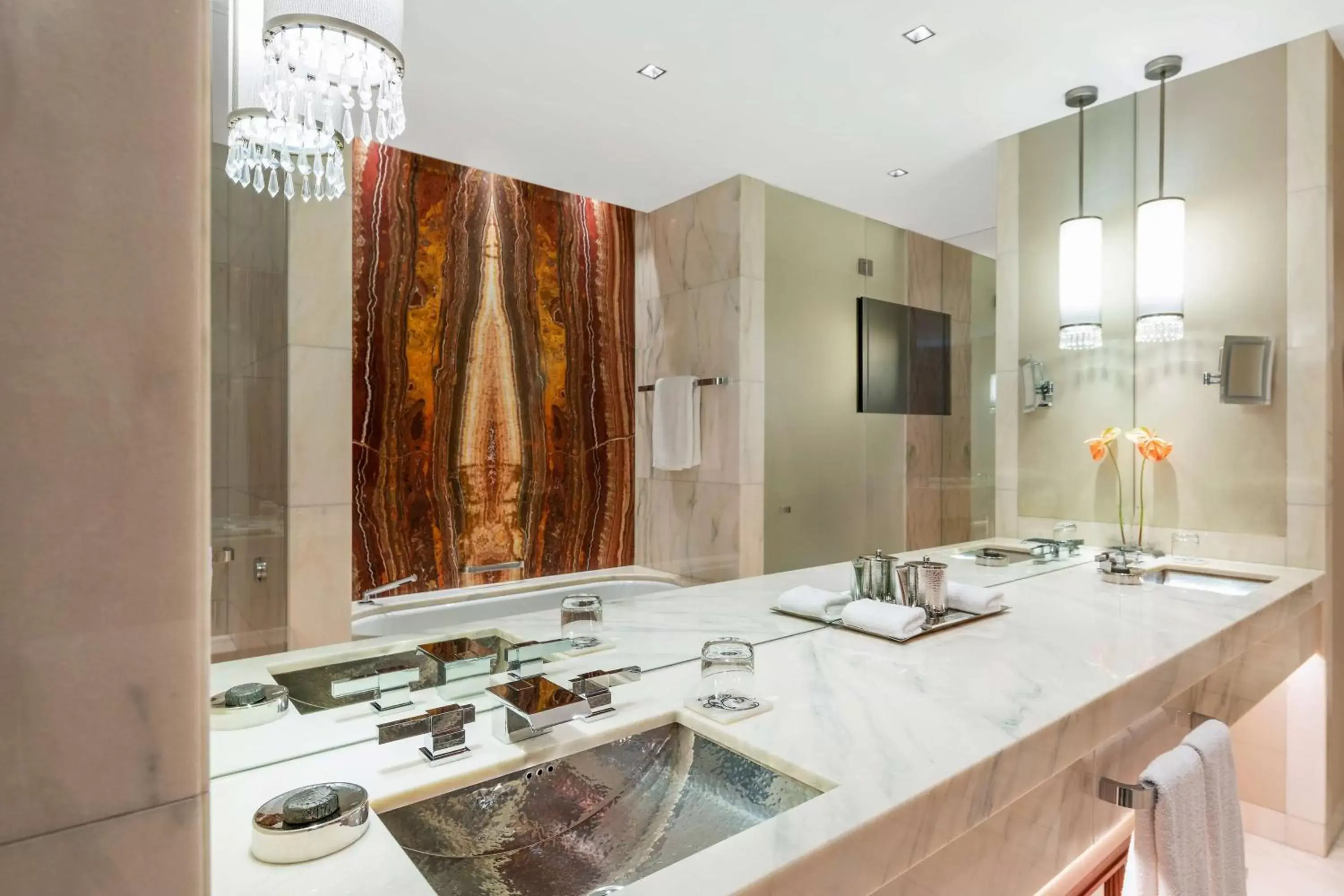 Bedroom, Bathroom in Park Hyatt Vienna