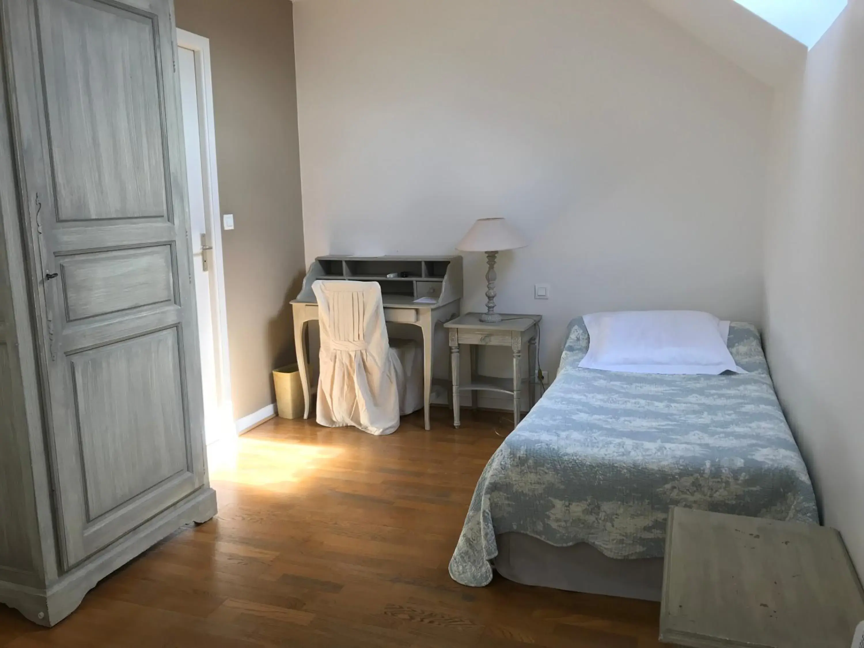 Bedroom, Bed in Le Chatellier