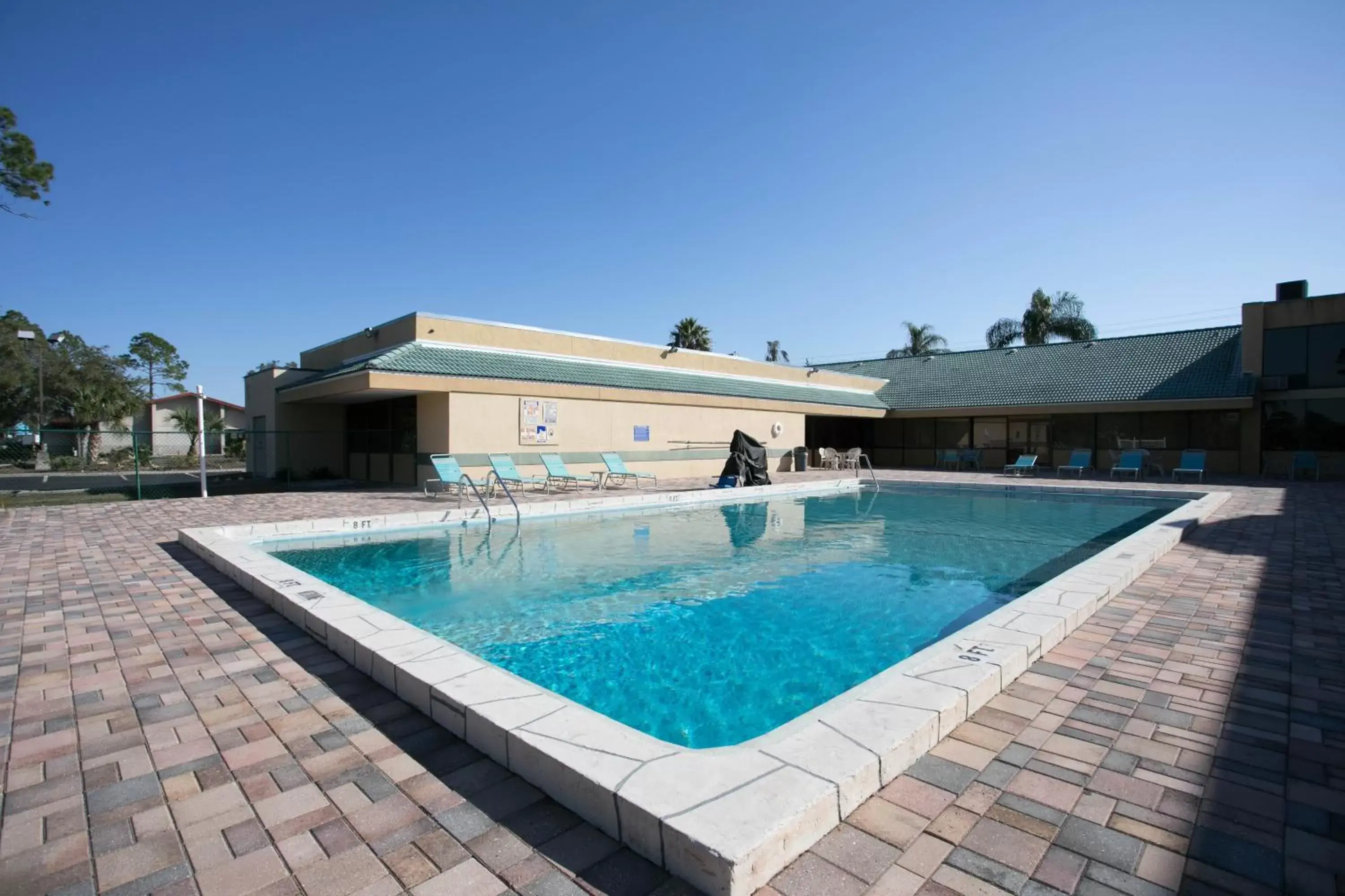 Pool view, Swimming Pool in Budget Inn Sanford International Airport