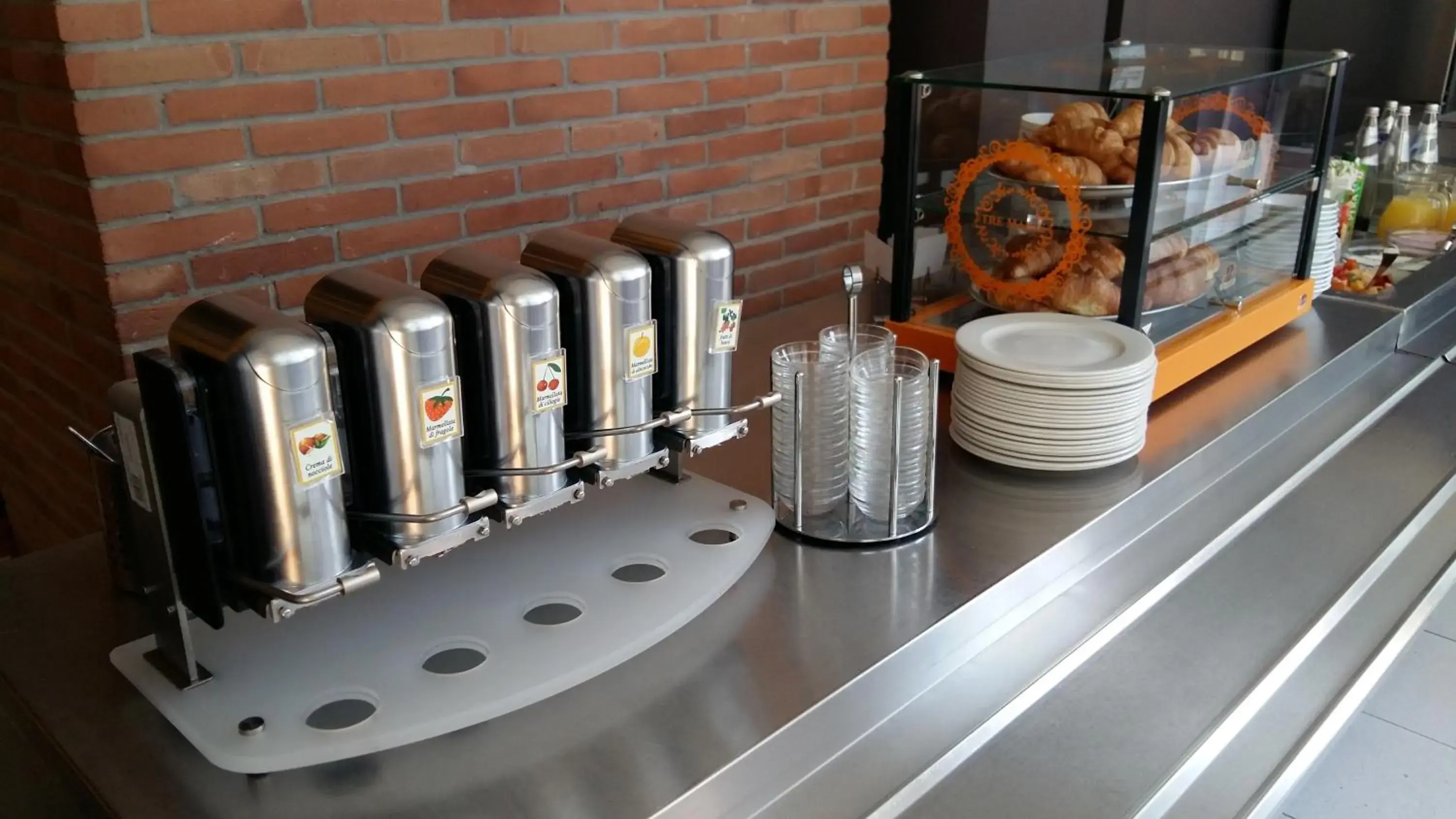 Food and drinks, Coffee/Tea Facilities in Hotel Santiago