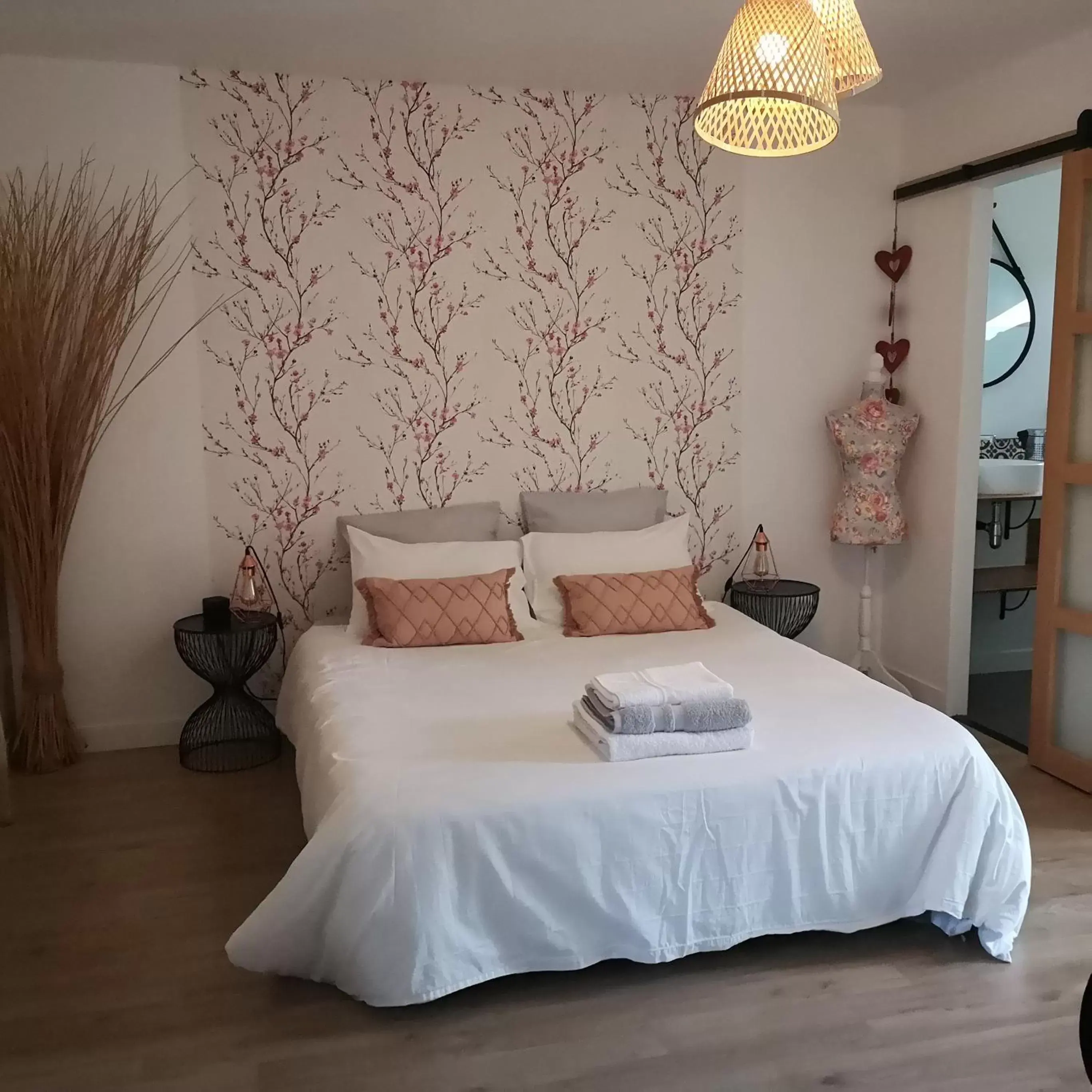 Double Room with Terrace in Au Gray du temps suspendu Double Room with Terrace in Au Gray du temps suspendu