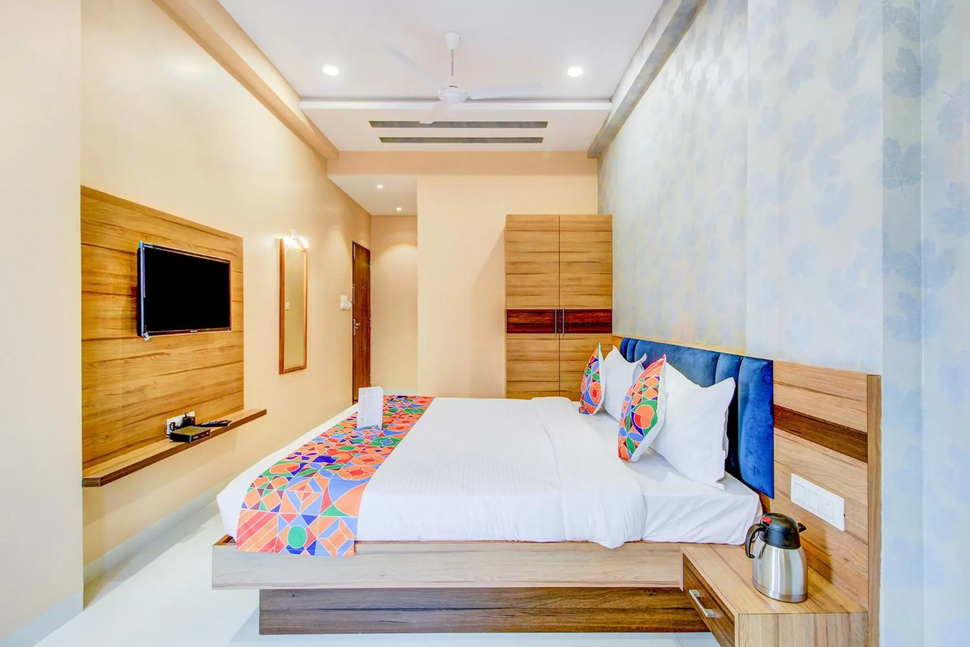 Bedroom, Bed in FabHotel 7th Crossing Malviya Nagar