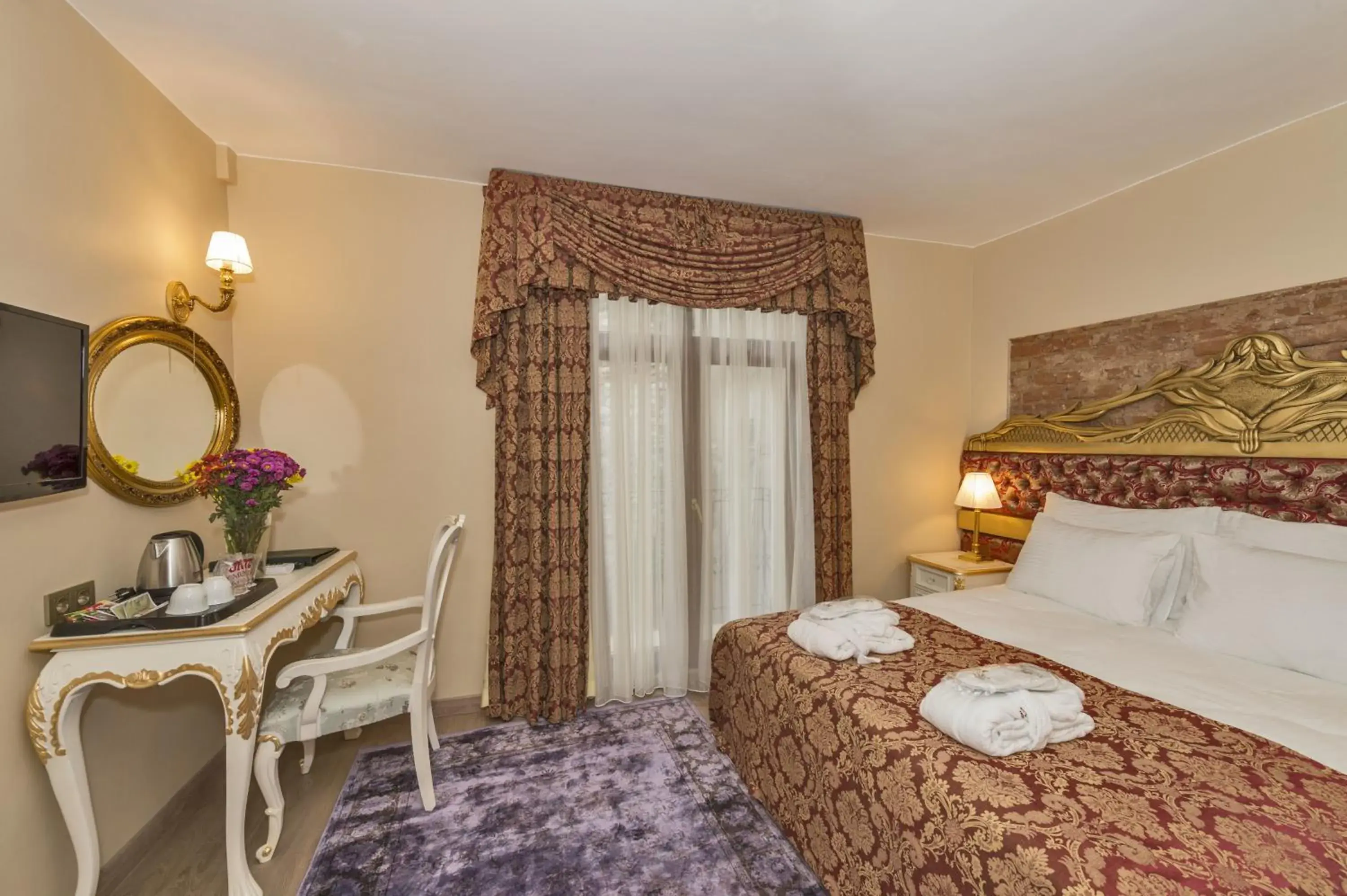 Bed in By Murat Royal Hotel Galata