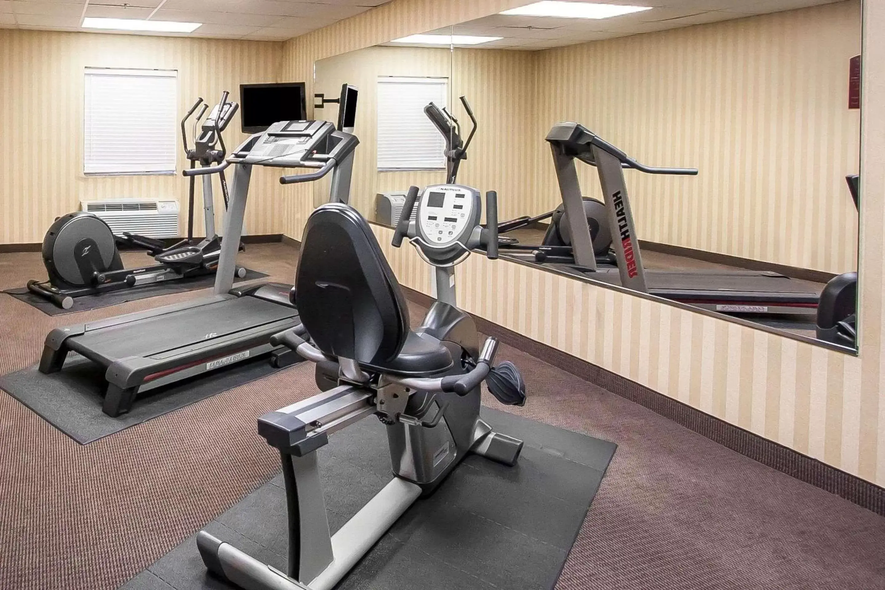 Fitness centre/facilities, Fitness Center/Facilities in Sleep Inn & Suites Airport Pearl