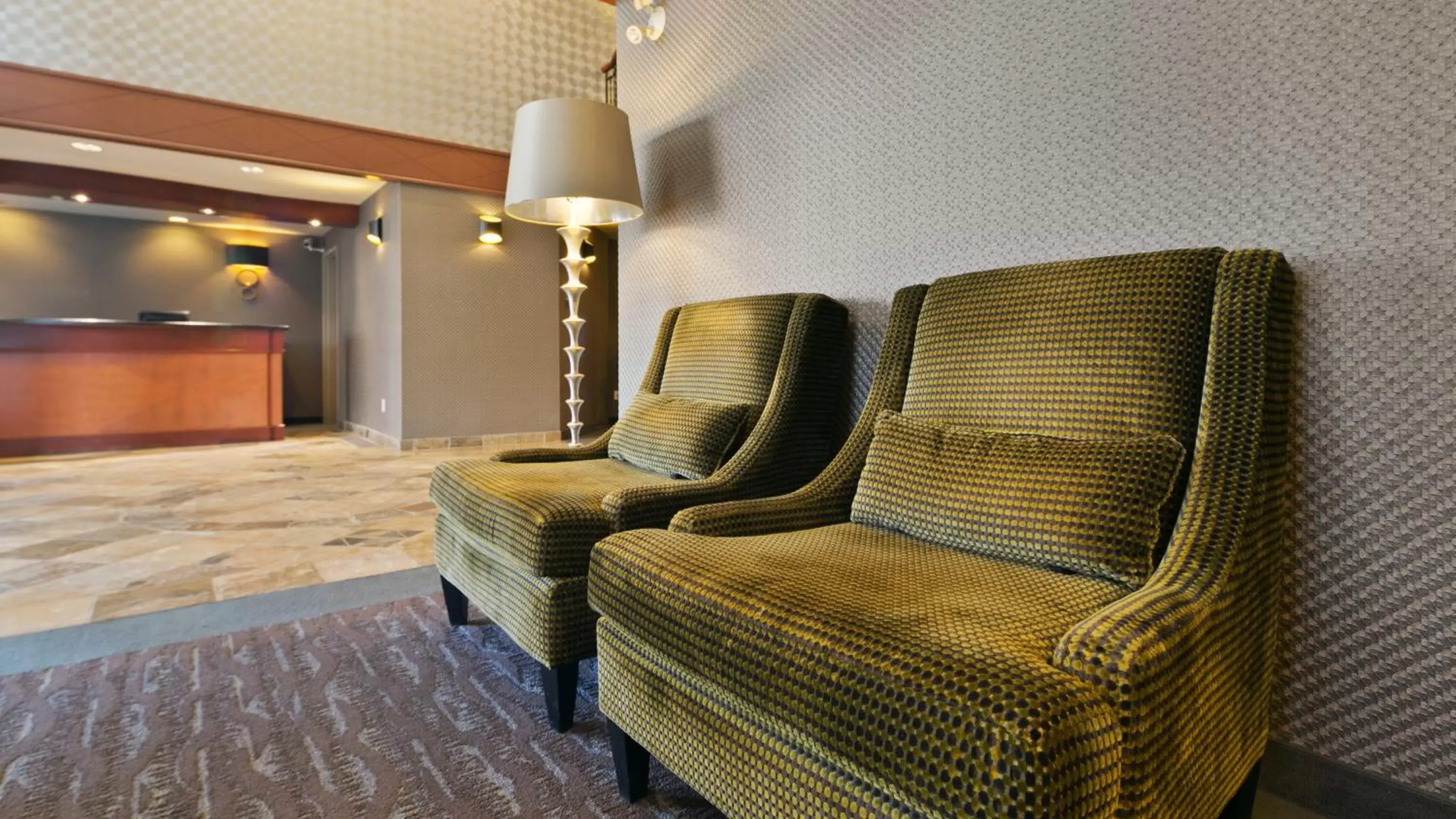 Lobby or reception, Seating Area in Best Western PLUS Calgary Centre Inn