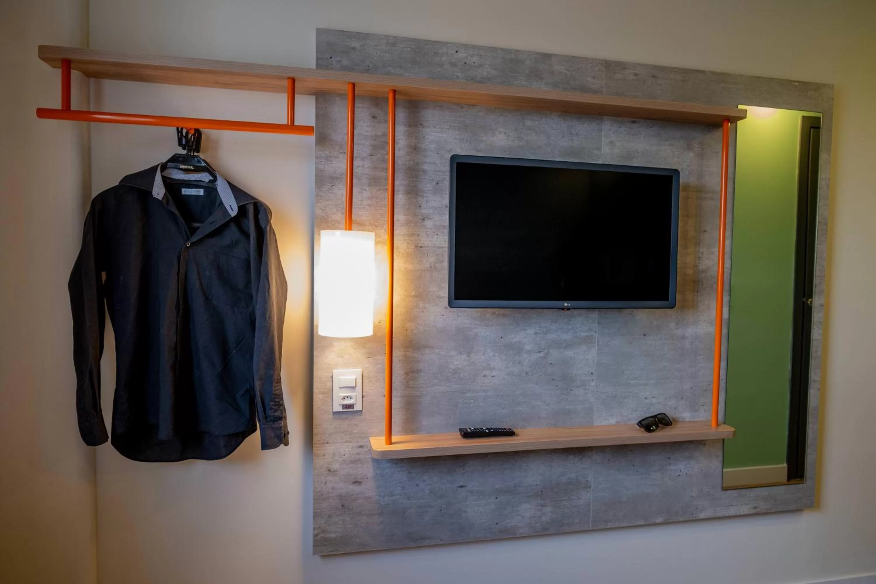 TV and multimedia in ibis budget Leme SP