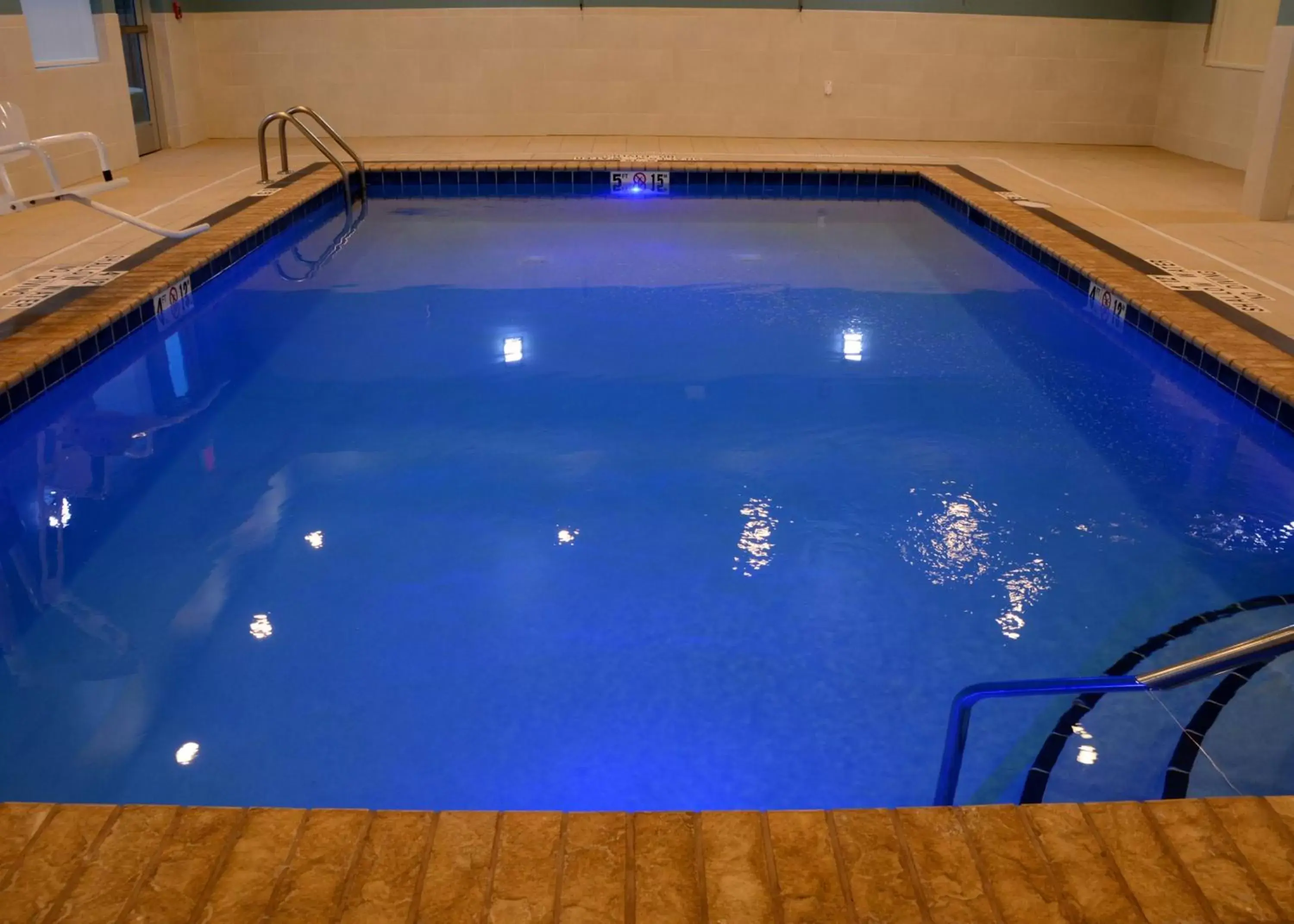 Swimming Pool in Holiday Inn Express & Suites - Pittsburgh - Monroeville, an IHG Hotel