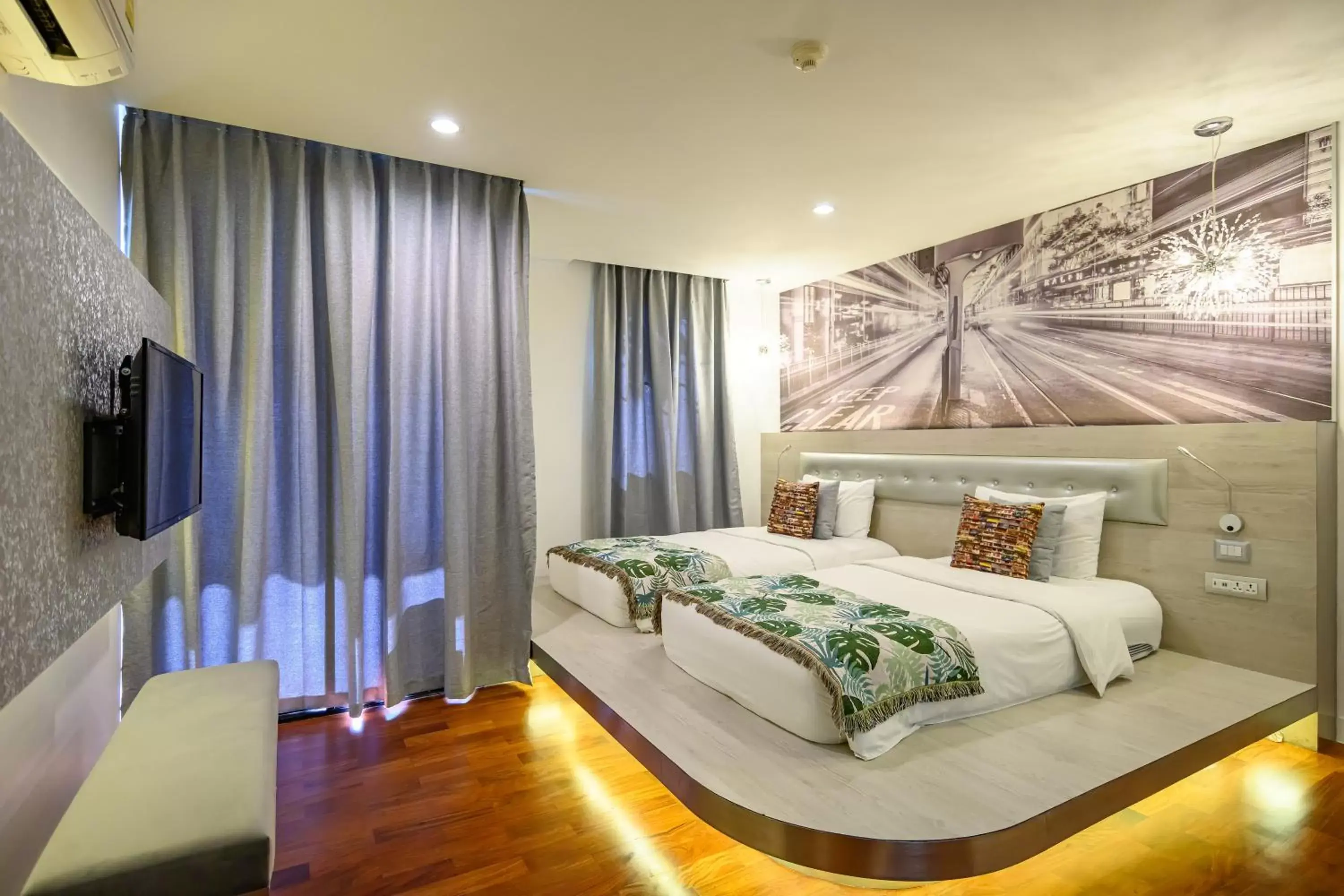 Bed in Benviar Tonson Residence