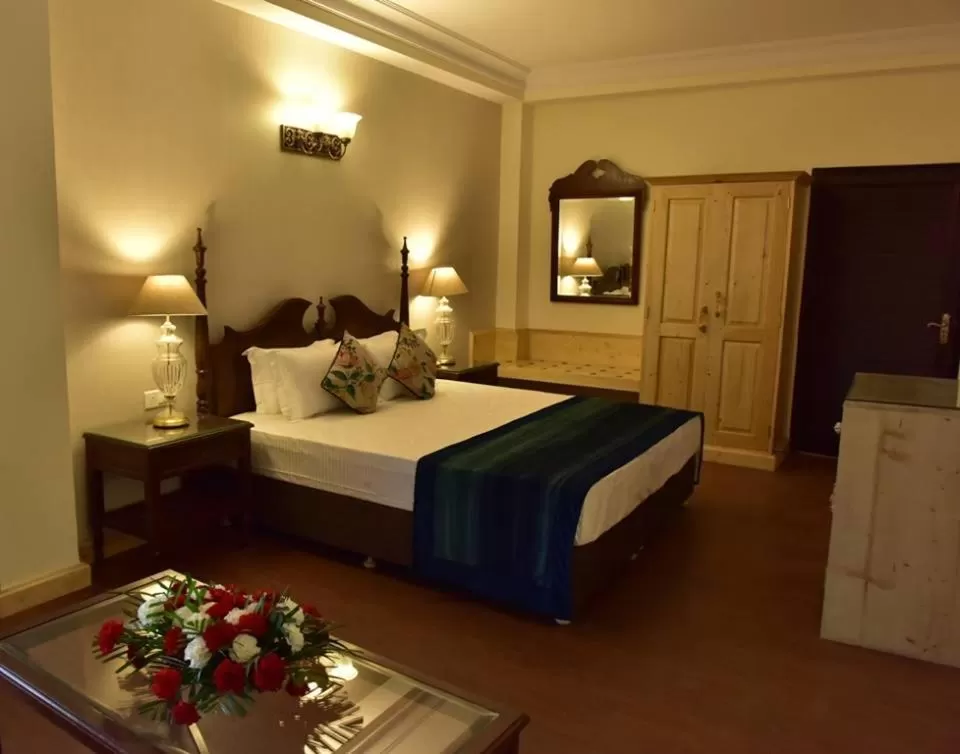 Photo of the whole room, Bed in The Oaktree House