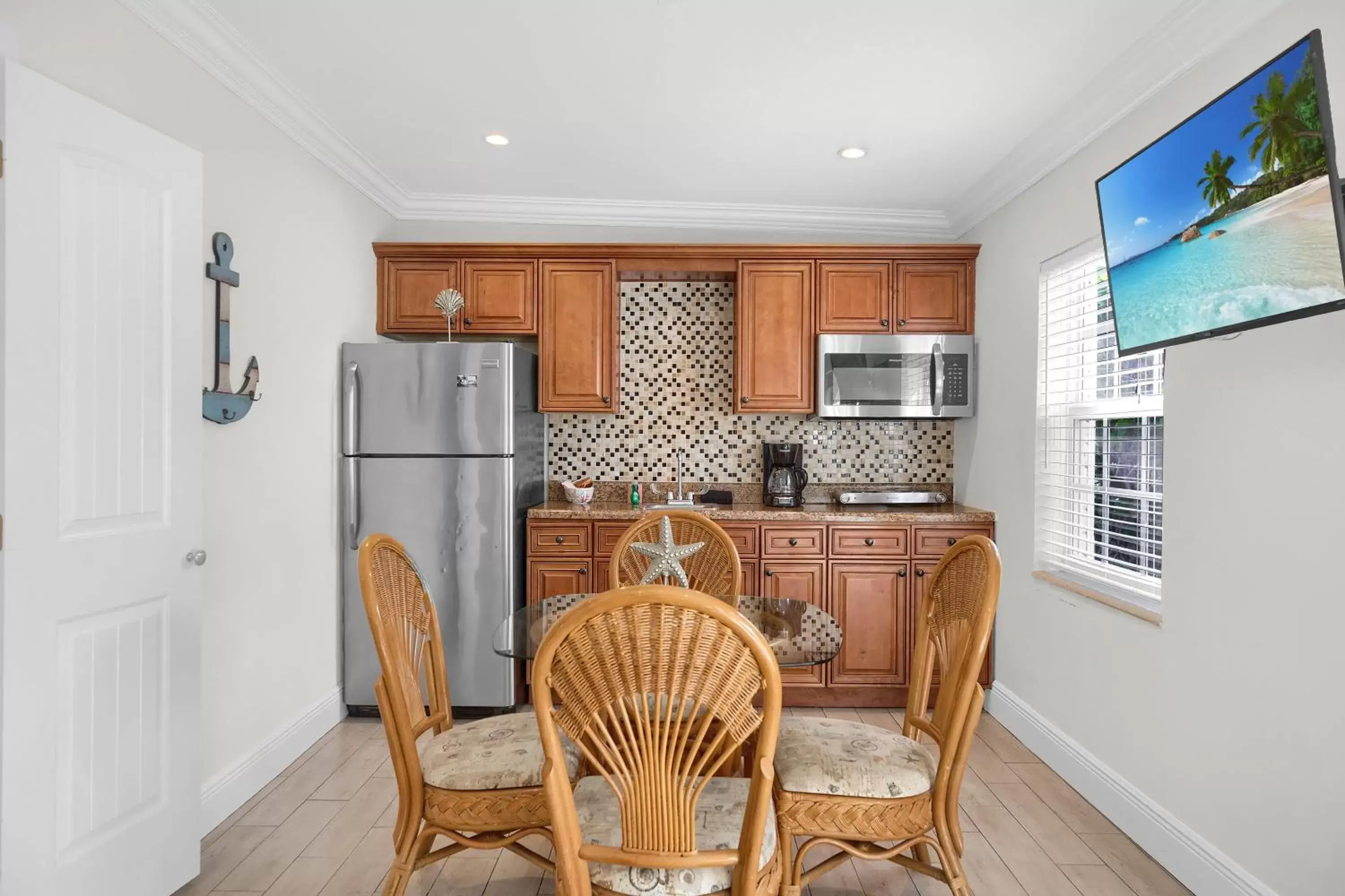 Kitchen or kitchenette, Kitchen/Kitchenette in Atlantic Bay Resort